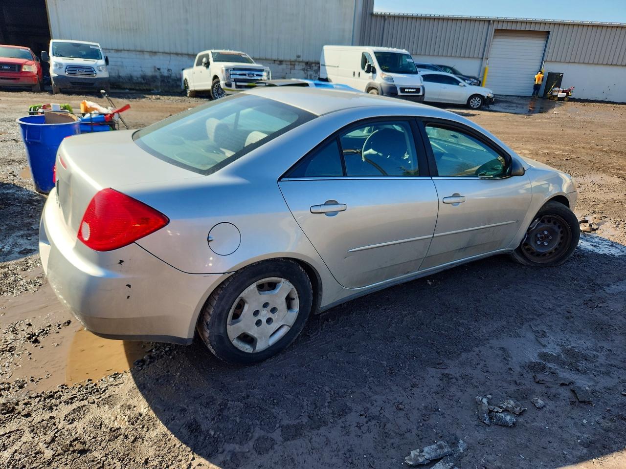 2007 Pontiac G6 Value Leader Silver vin: 1G2ZF58B974261921