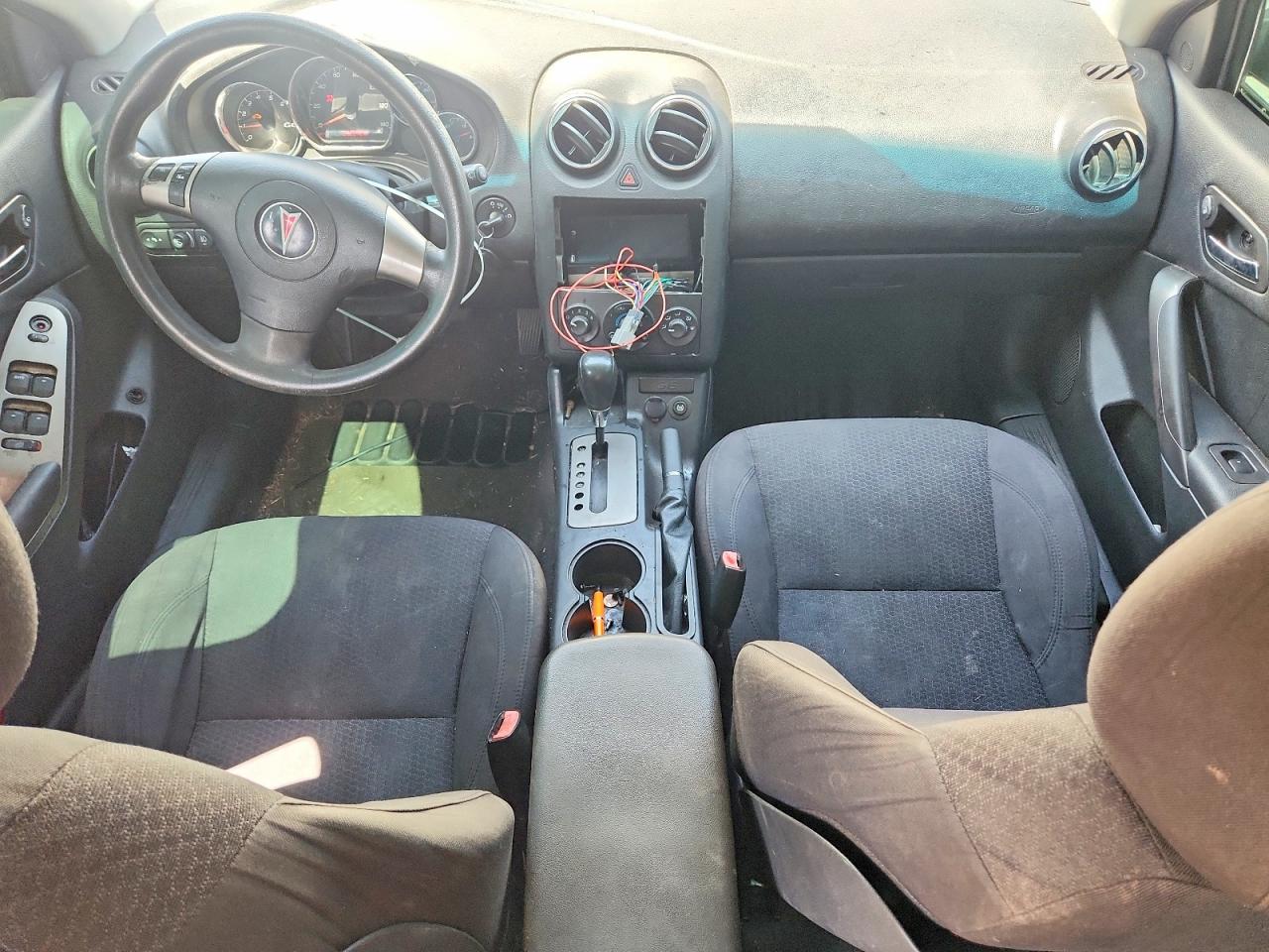 2005 Pontiac G6 Silver vin: 1G2ZG528254125217
