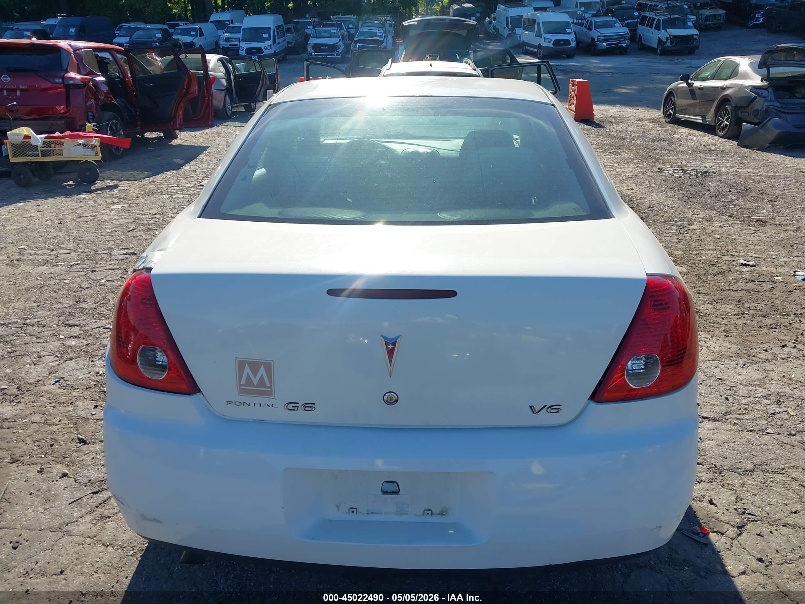 2005 Pontiac G6   Белый vin: 1G2ZG528454177867