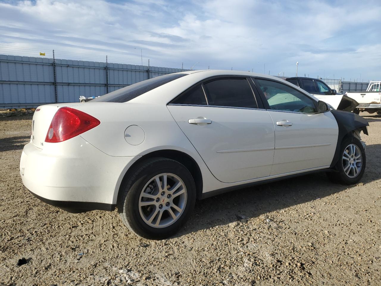 2005 Pontiac G6 White vin: 1G2ZG528854115985