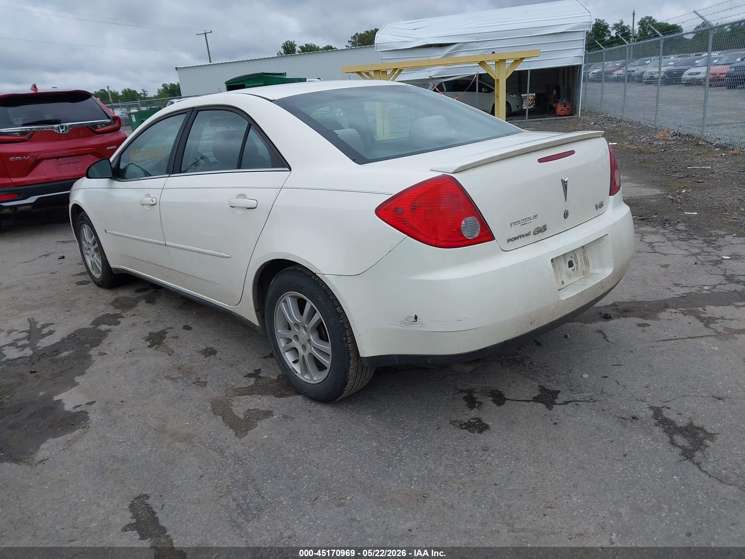 2006 Pontiac G6   White vin: 1G2ZG558264182725