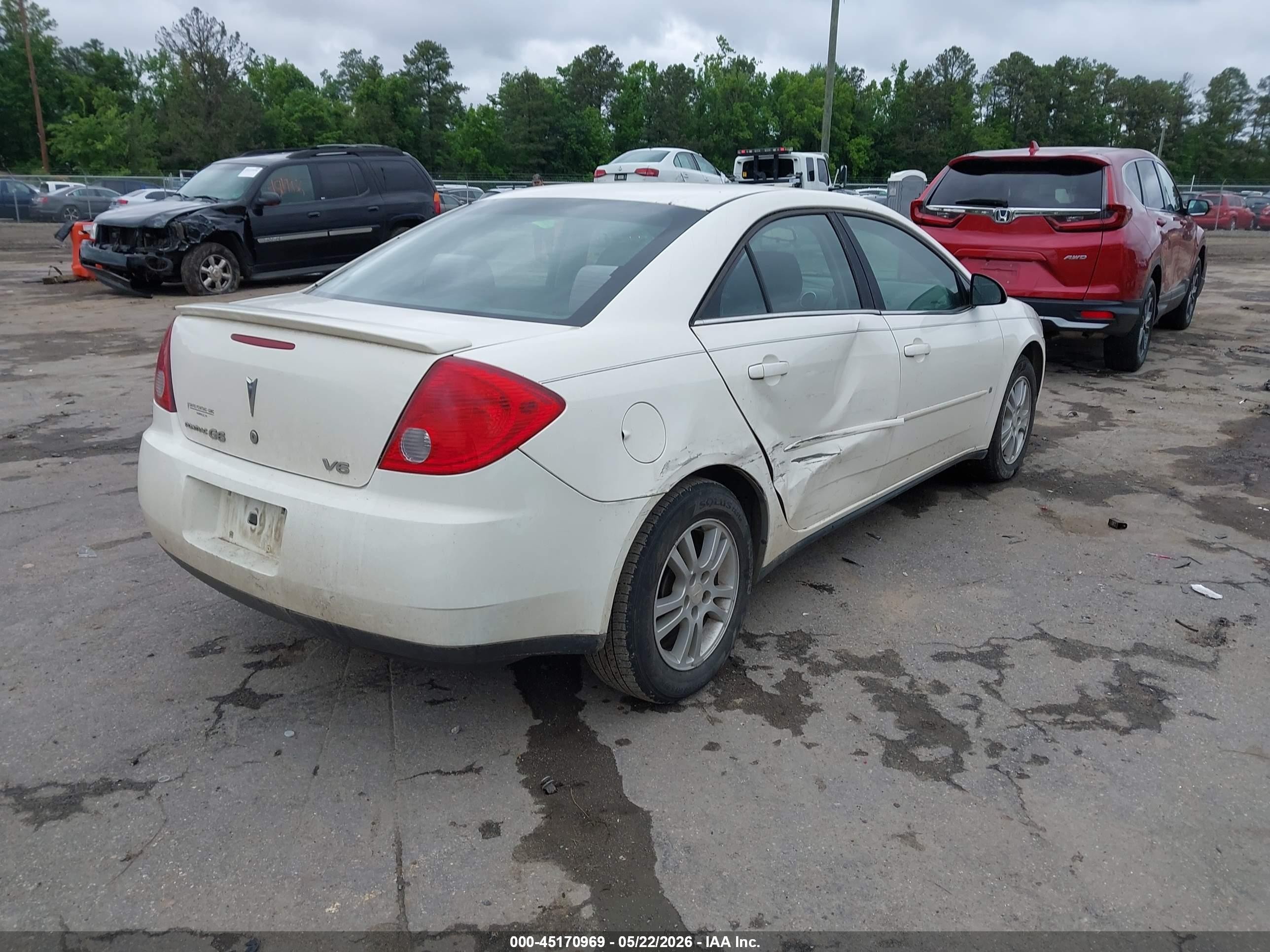2006 Pontiac G6   White vin: 1G2ZG558264182725
