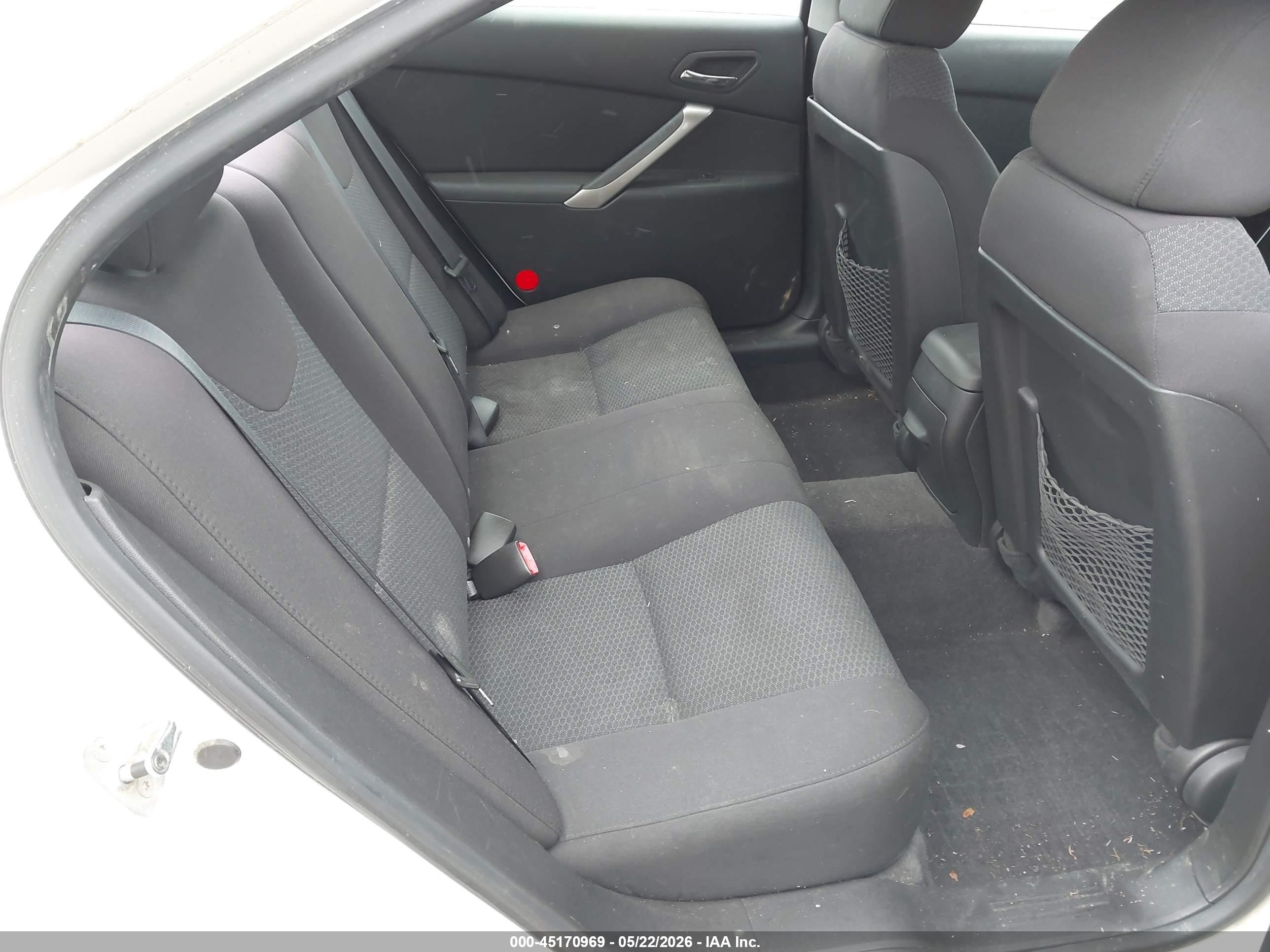2006 Pontiac G6   White vin: 1G2ZG558264182725