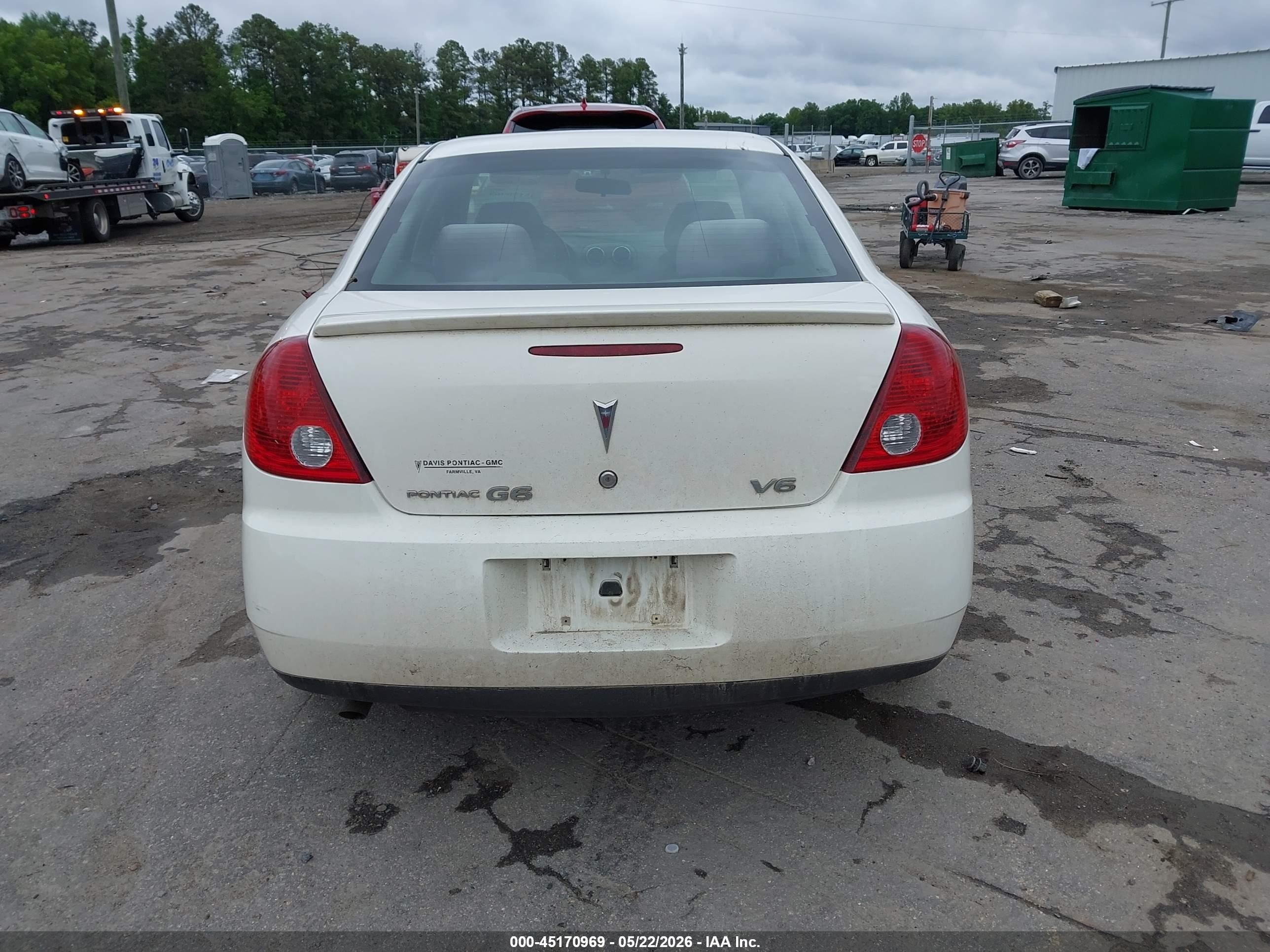 2006 Pontiac G6   White vin: 1G2ZG558264182725