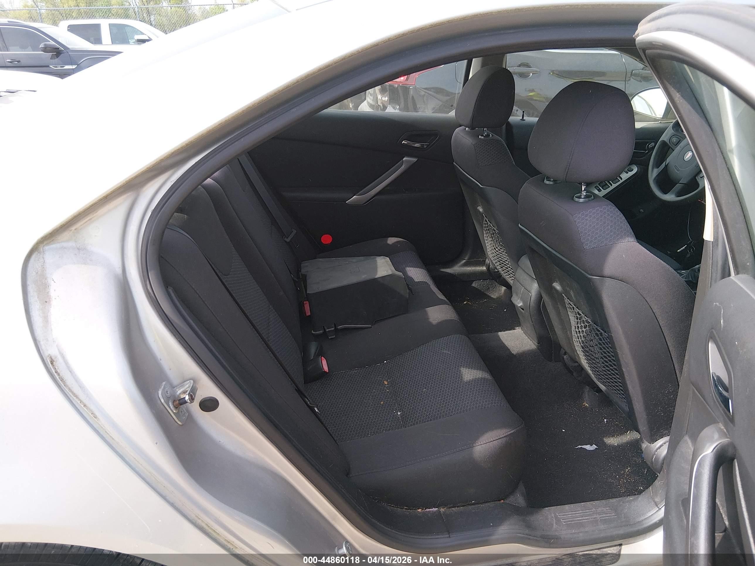 2006 Pontiac G6   Silver vin: 1G2ZG558664102150