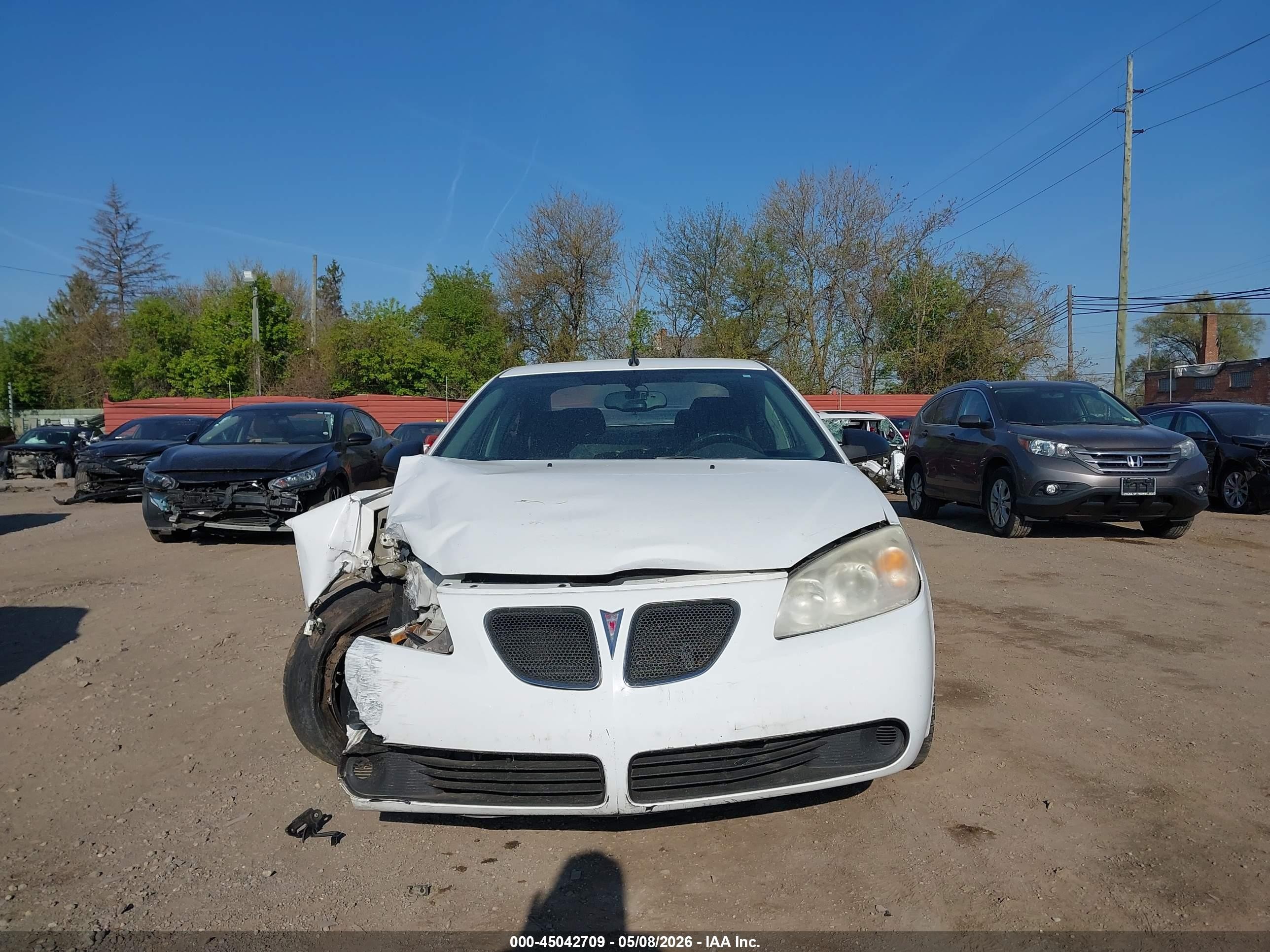 2009 Pontiac G6   Белый vin: 1G2ZG57B094202905