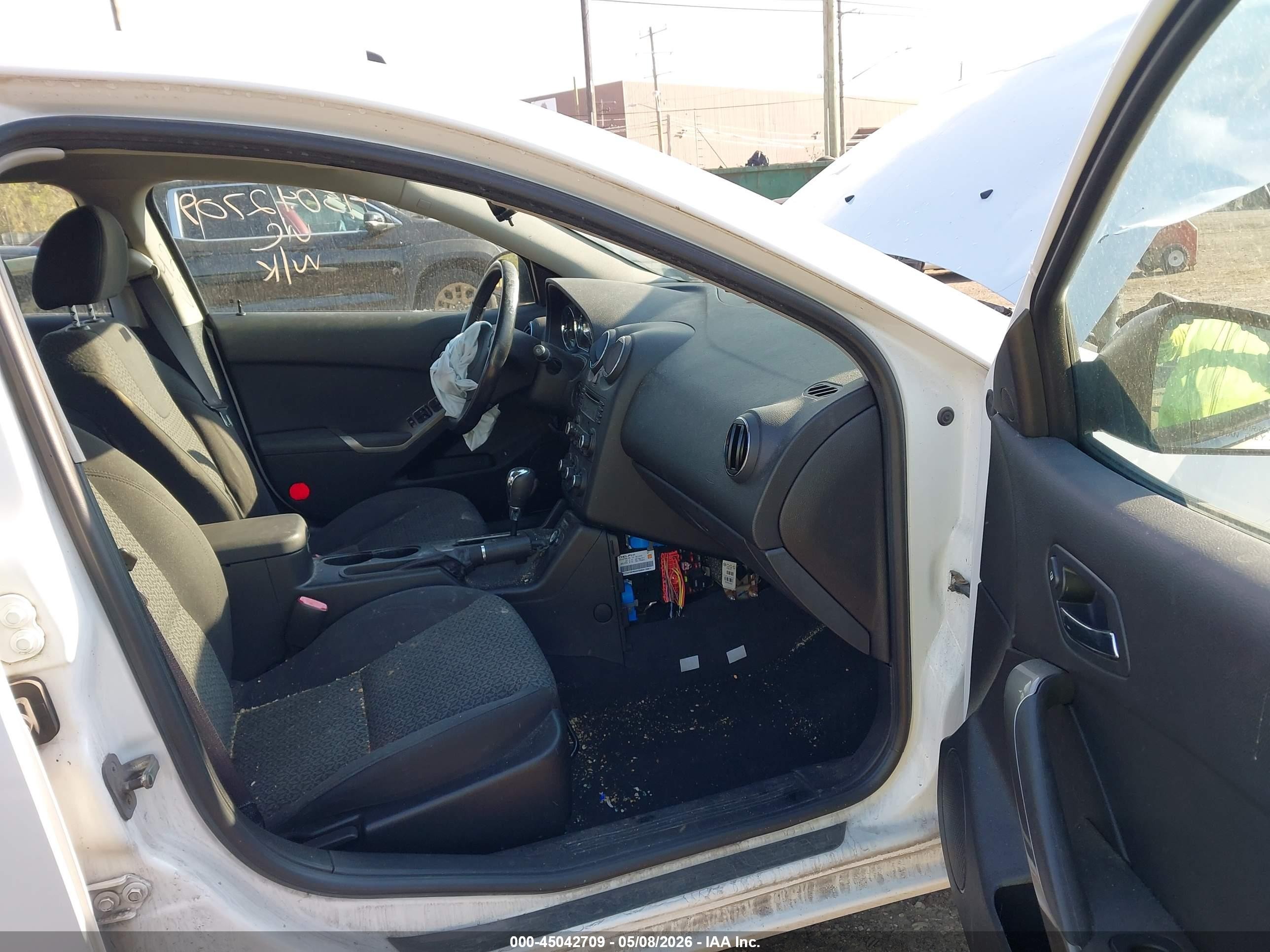 2009 Pontiac G6   Белый vin: 1G2ZG57B094202905