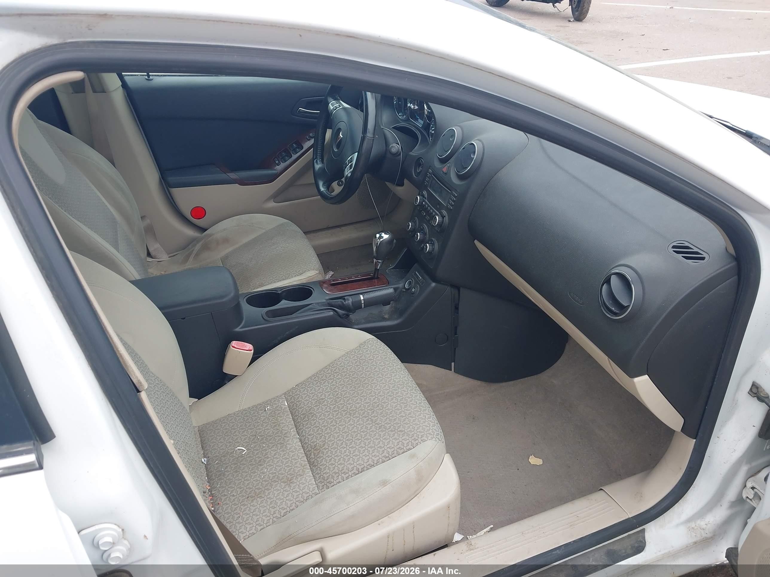 2009 Pontiac G6   White vin: 1G2ZG57B094219431