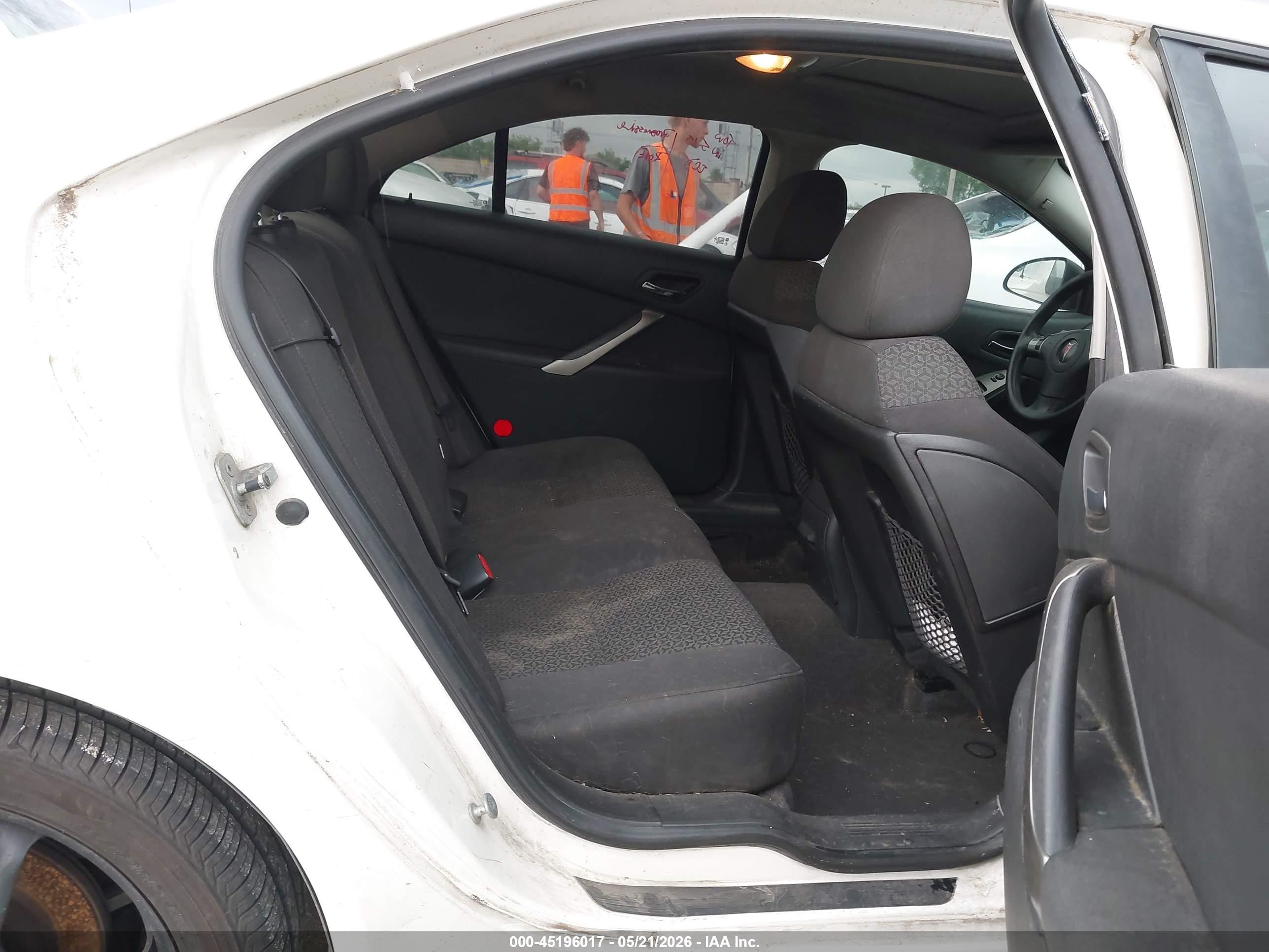 2008 Pontiac G6   White vin: 1G2ZG57B184189595