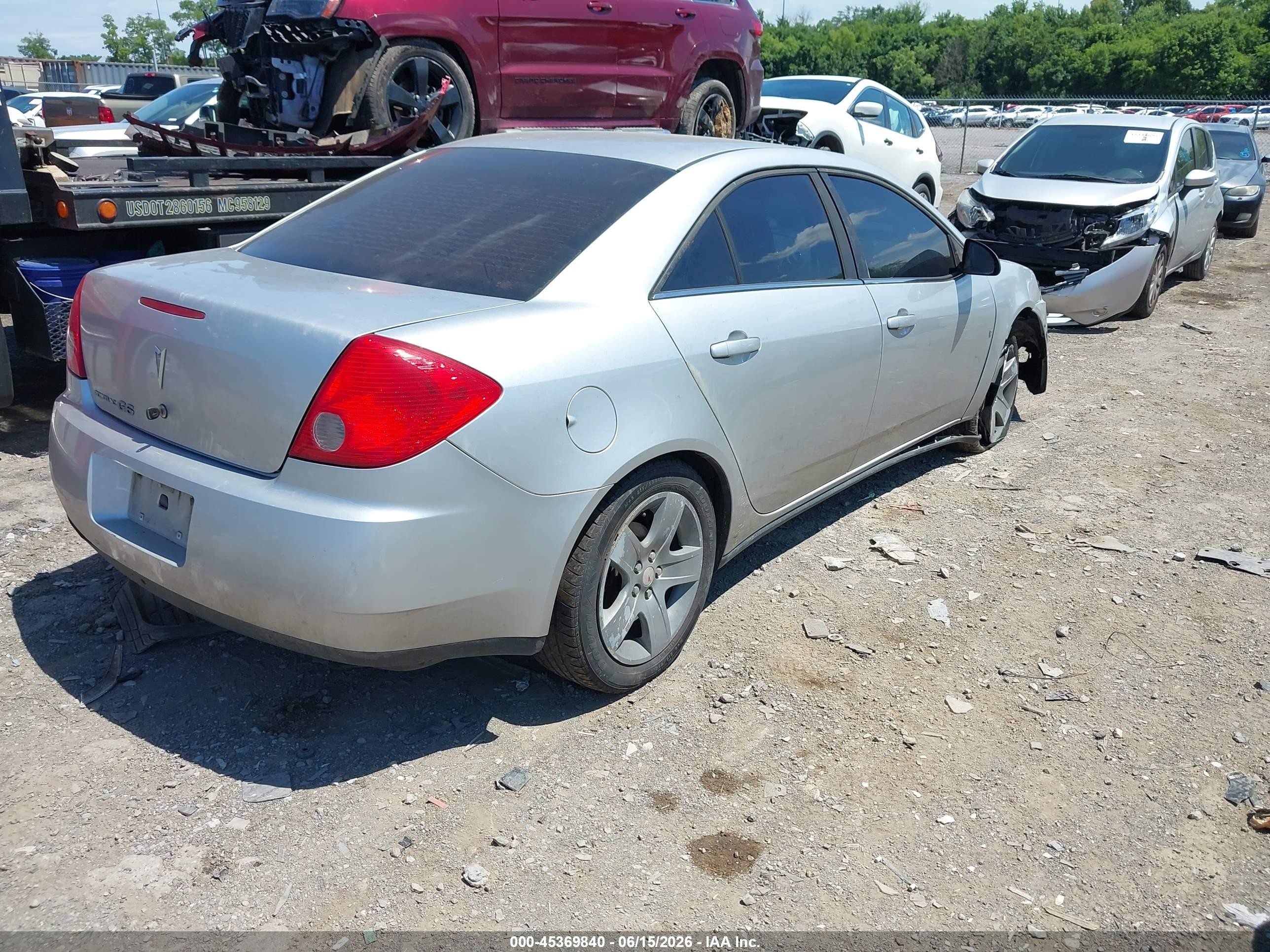 2009 Pontiac G6   Серебряный vin: 1G2ZG57B194207577