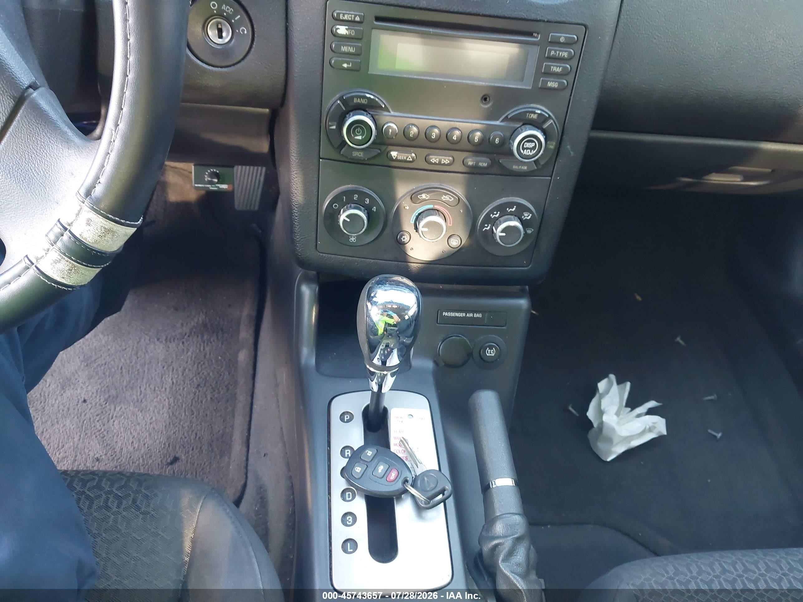 2008 Pontiac G6   White vin: 1G2ZG57B384235038