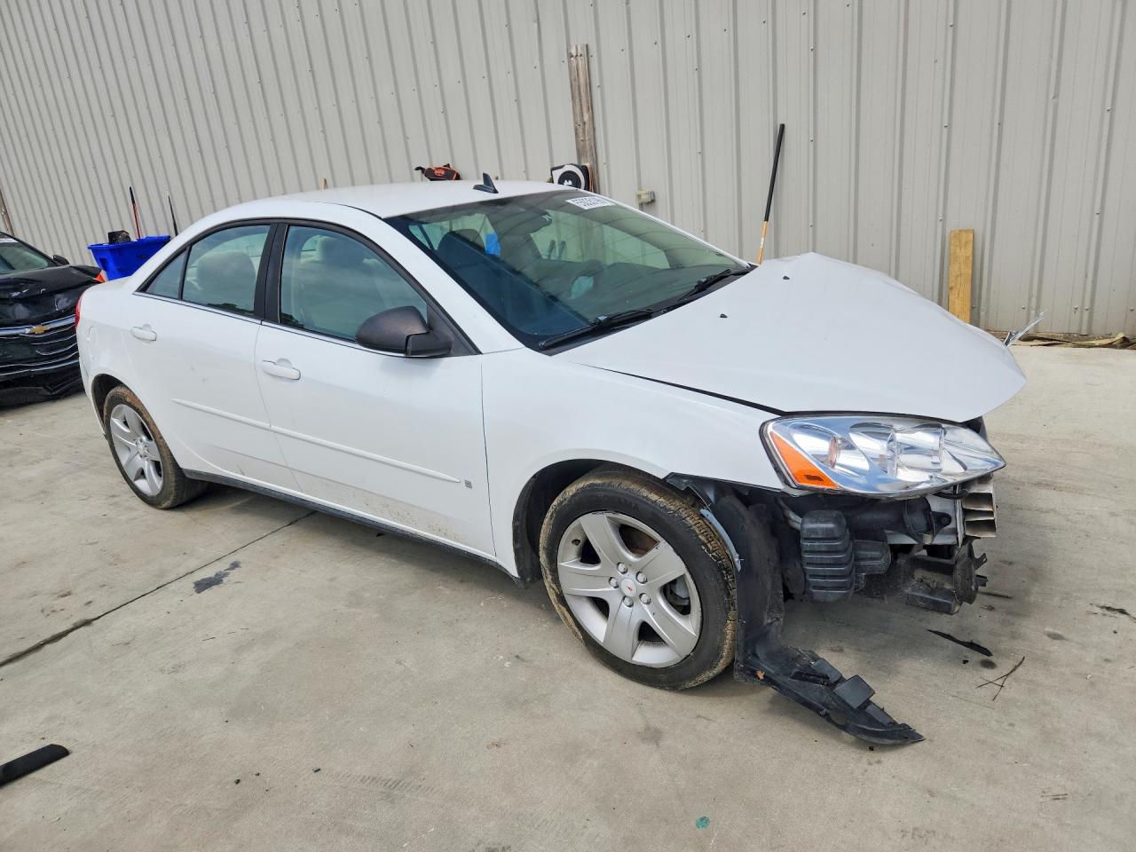 2009 Pontiac G6 White vin: 1G2ZG57B494141560