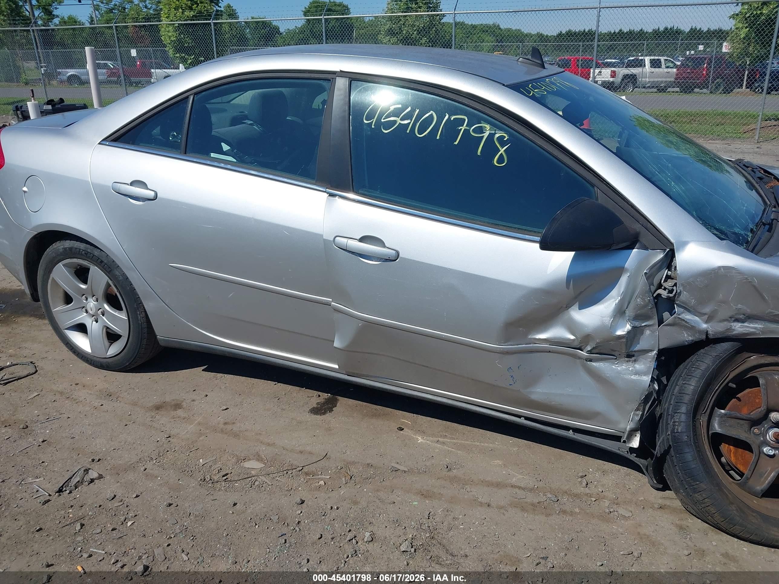 2009 Pontiac G6   Серебряный vin: 1G2ZG57B494170637