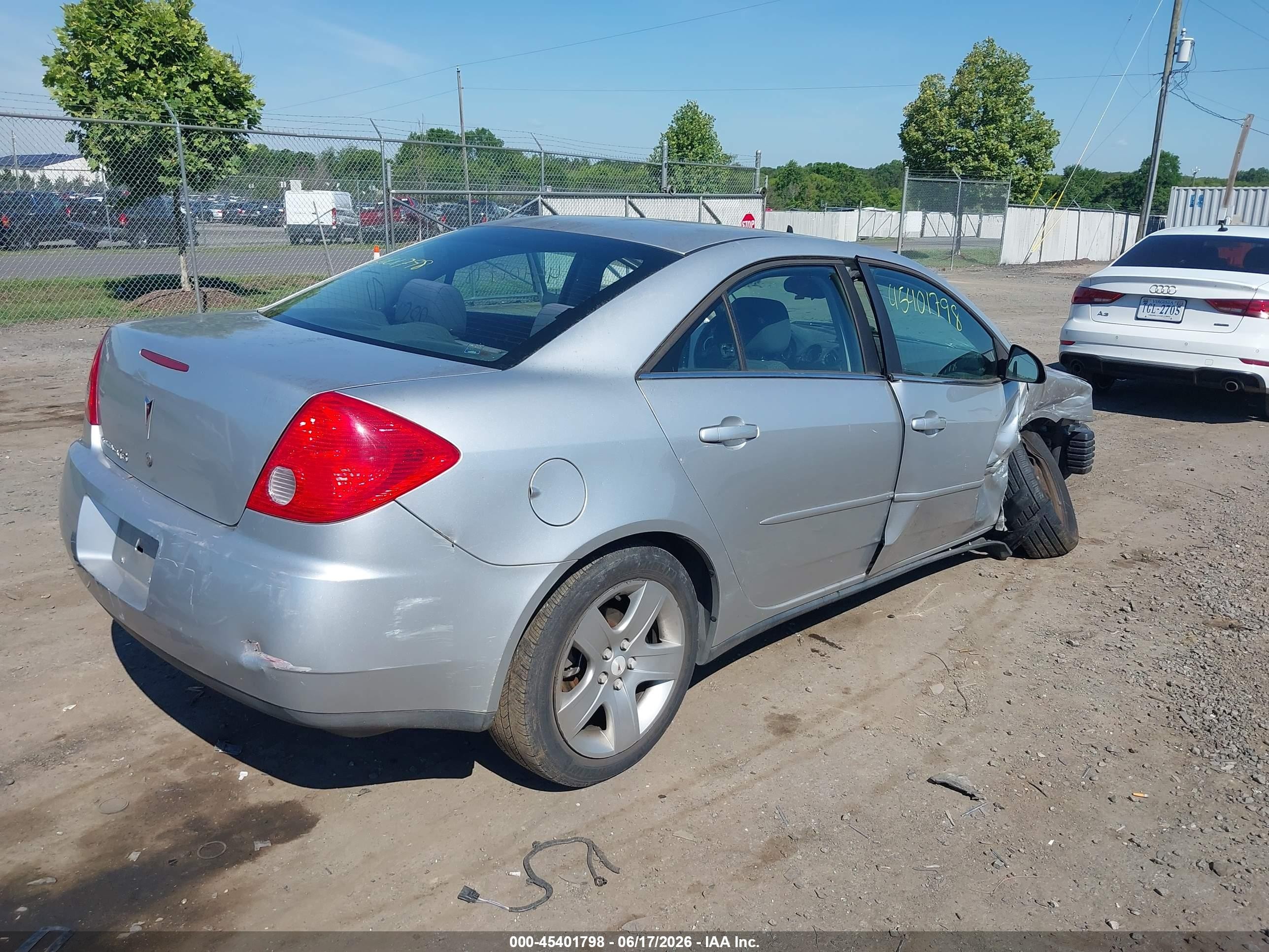 2009 Pontiac G6   Серебряный vin: 1G2ZG57B494170637