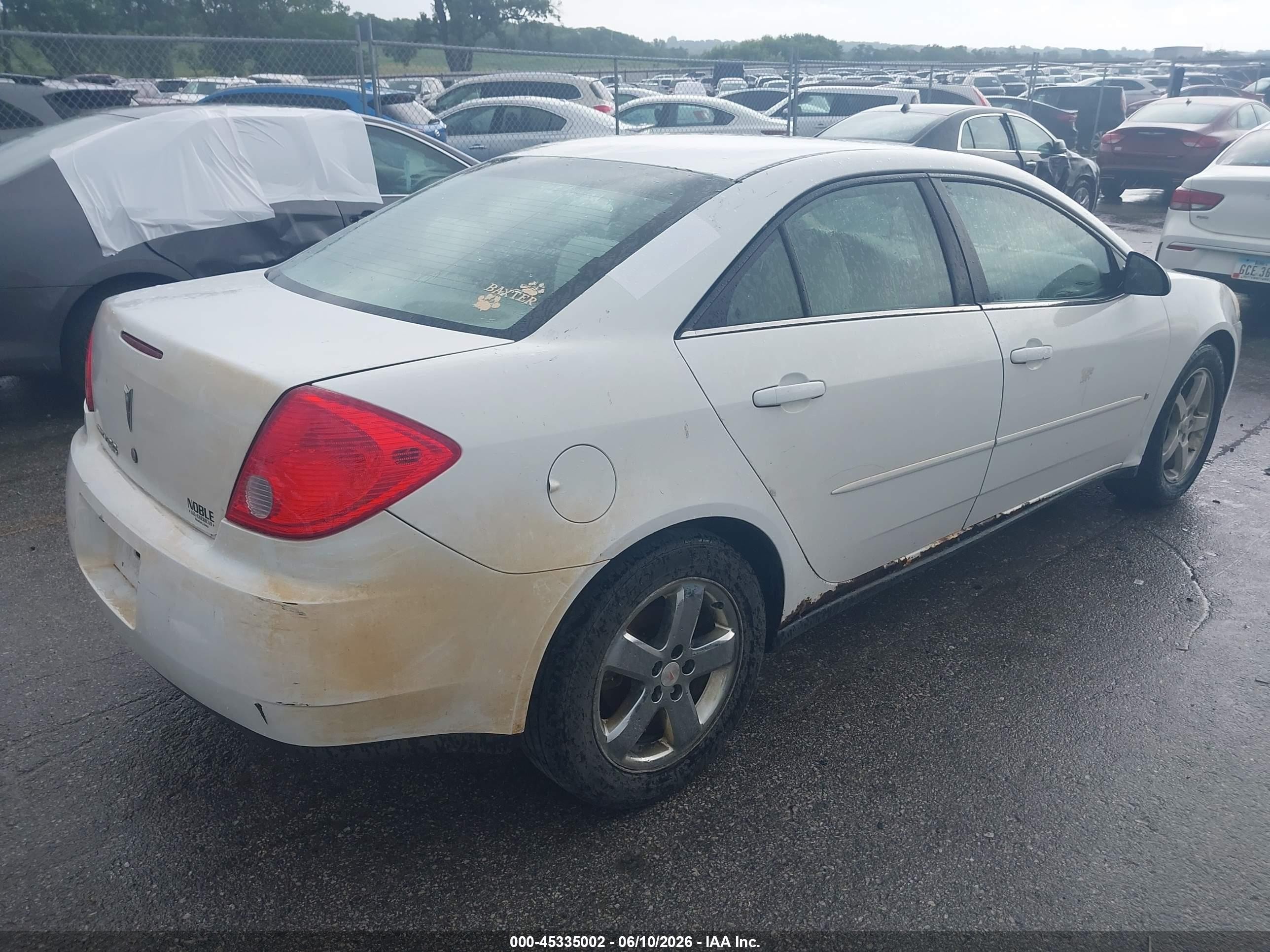2009 Pontiac G6   White vin: 1G2ZG57B594196146