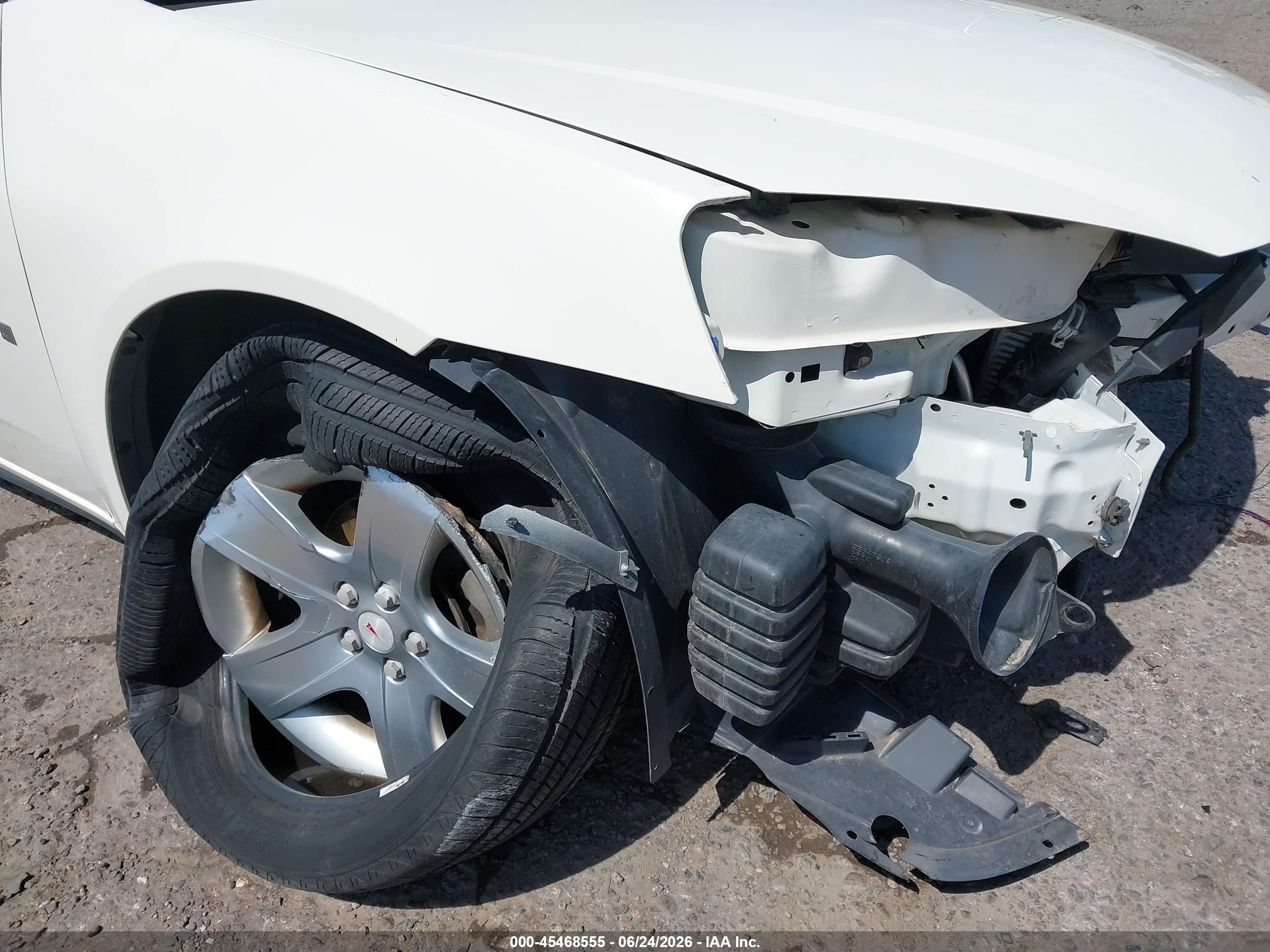 2008 Pontiac G6   White vin: 1G2ZG57B684265084