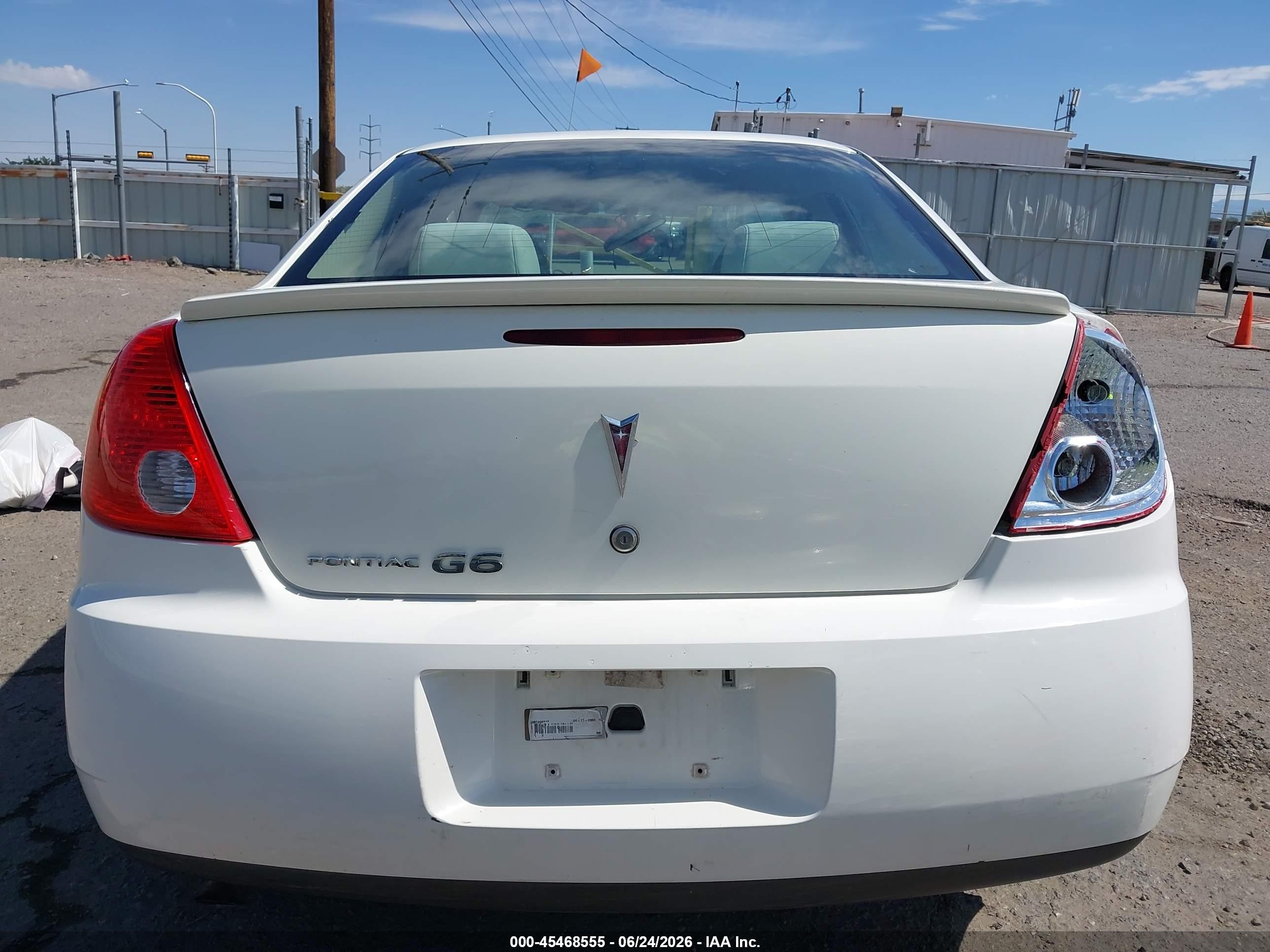 2008 Pontiac G6   White vin: 1G2ZG57B684265084