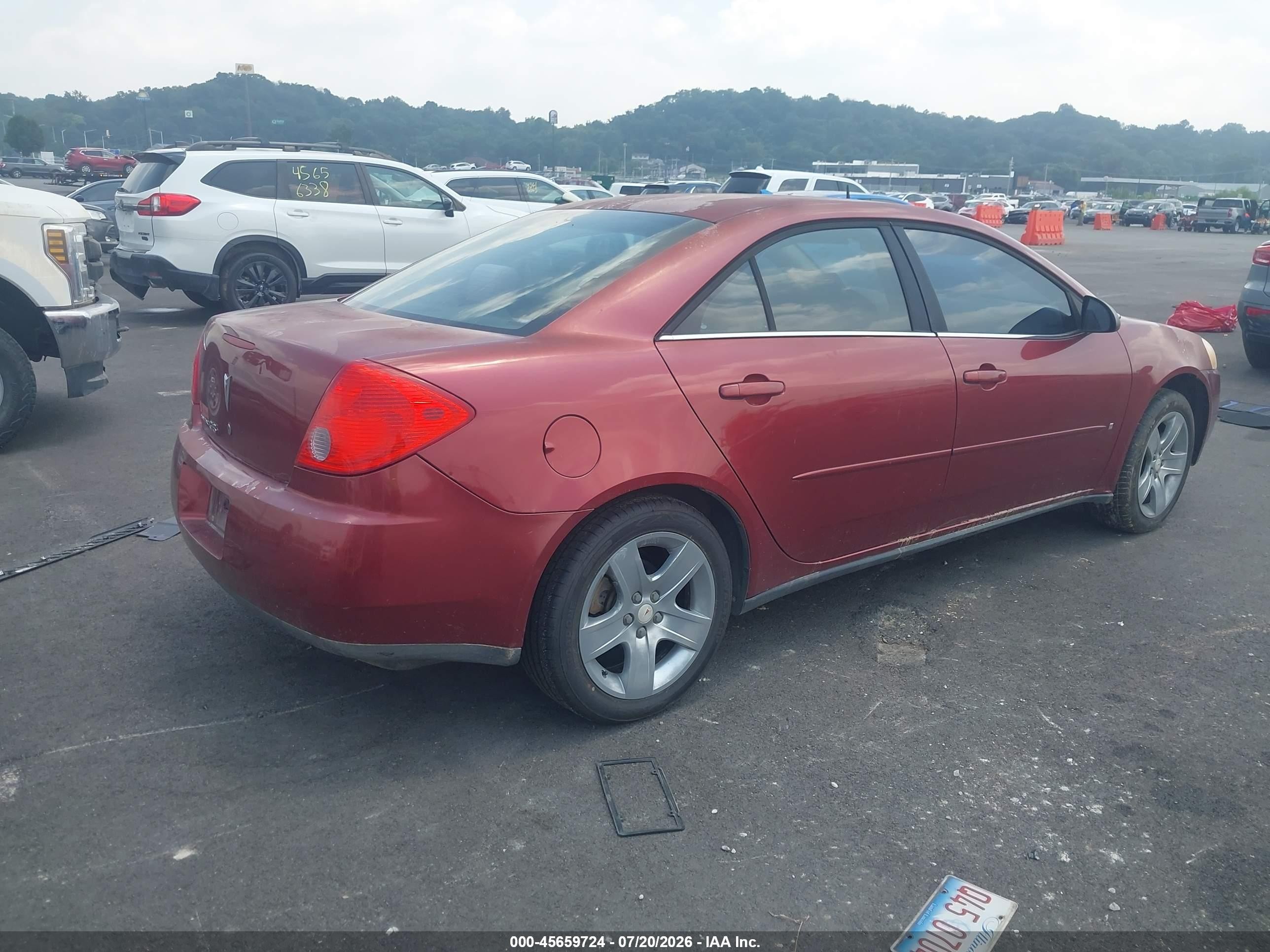 2008 Pontiac G6   Red vin: 1G2ZG57B784114321