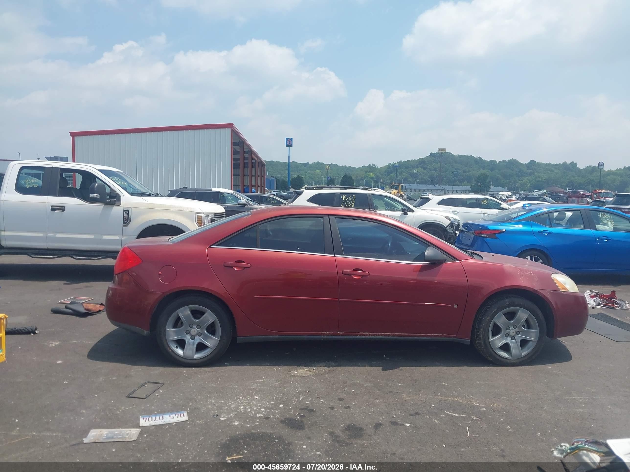 2008 Pontiac G6   Red vin: 1G2ZG57B784114321
