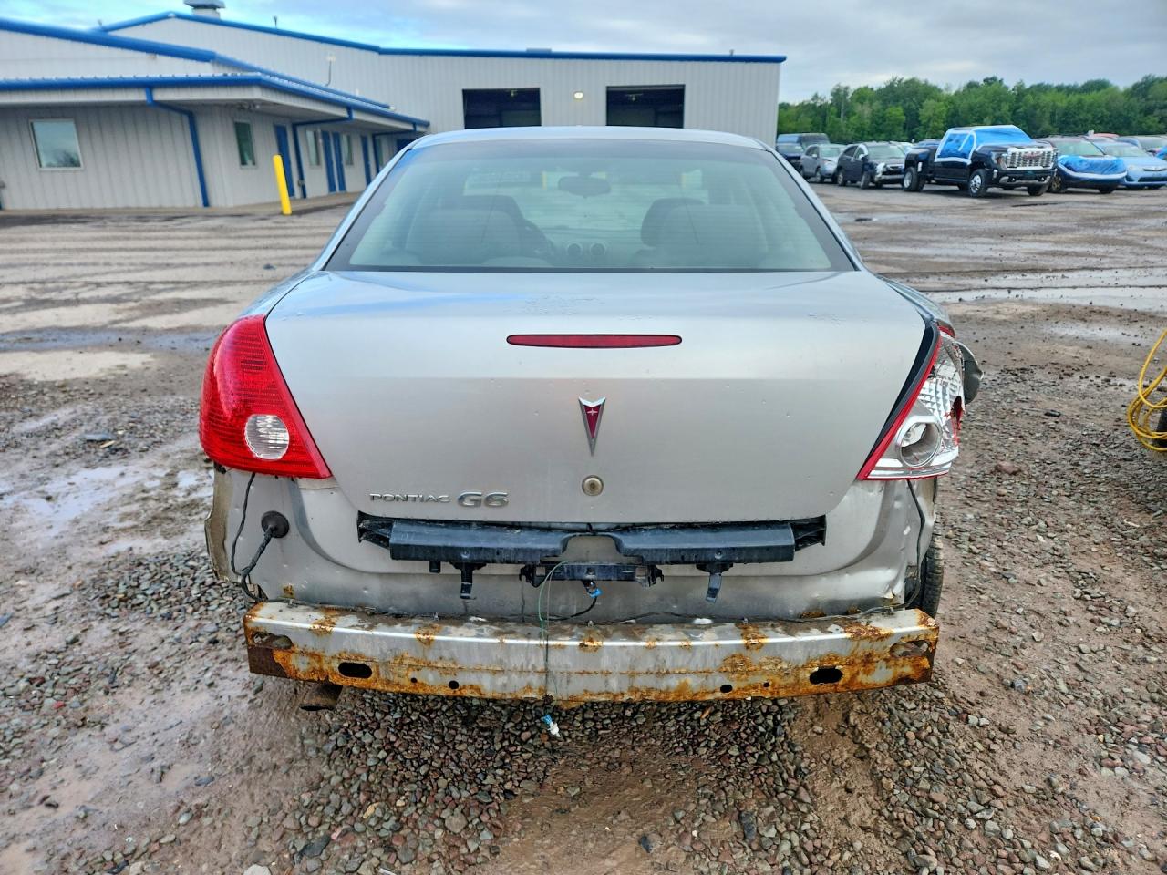 2008 Pontiac G6 Base Red vin: 1G2ZG57B784117445