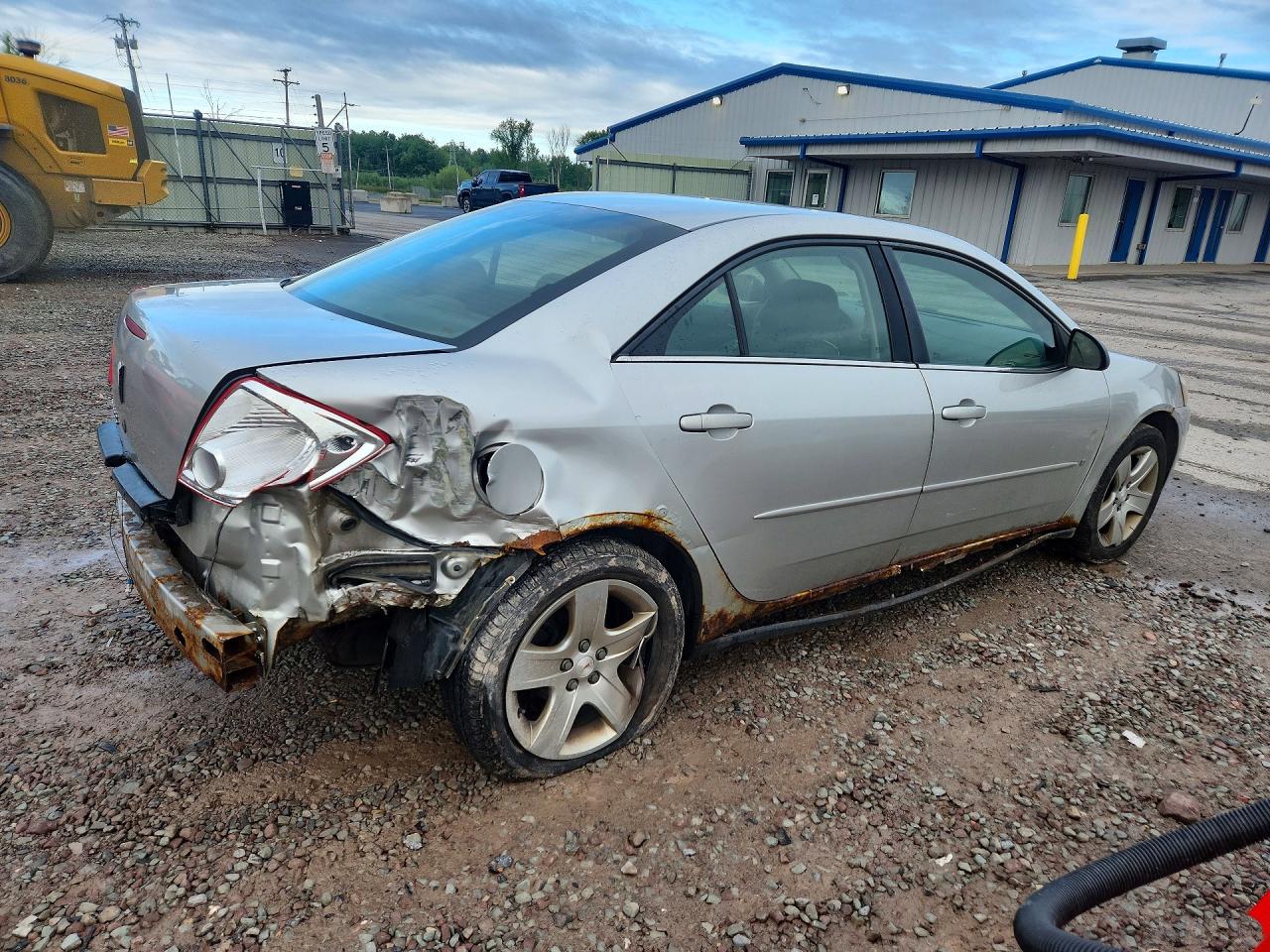 2008 Pontiac G6 Base Red vin: 1G2ZG57B784117445