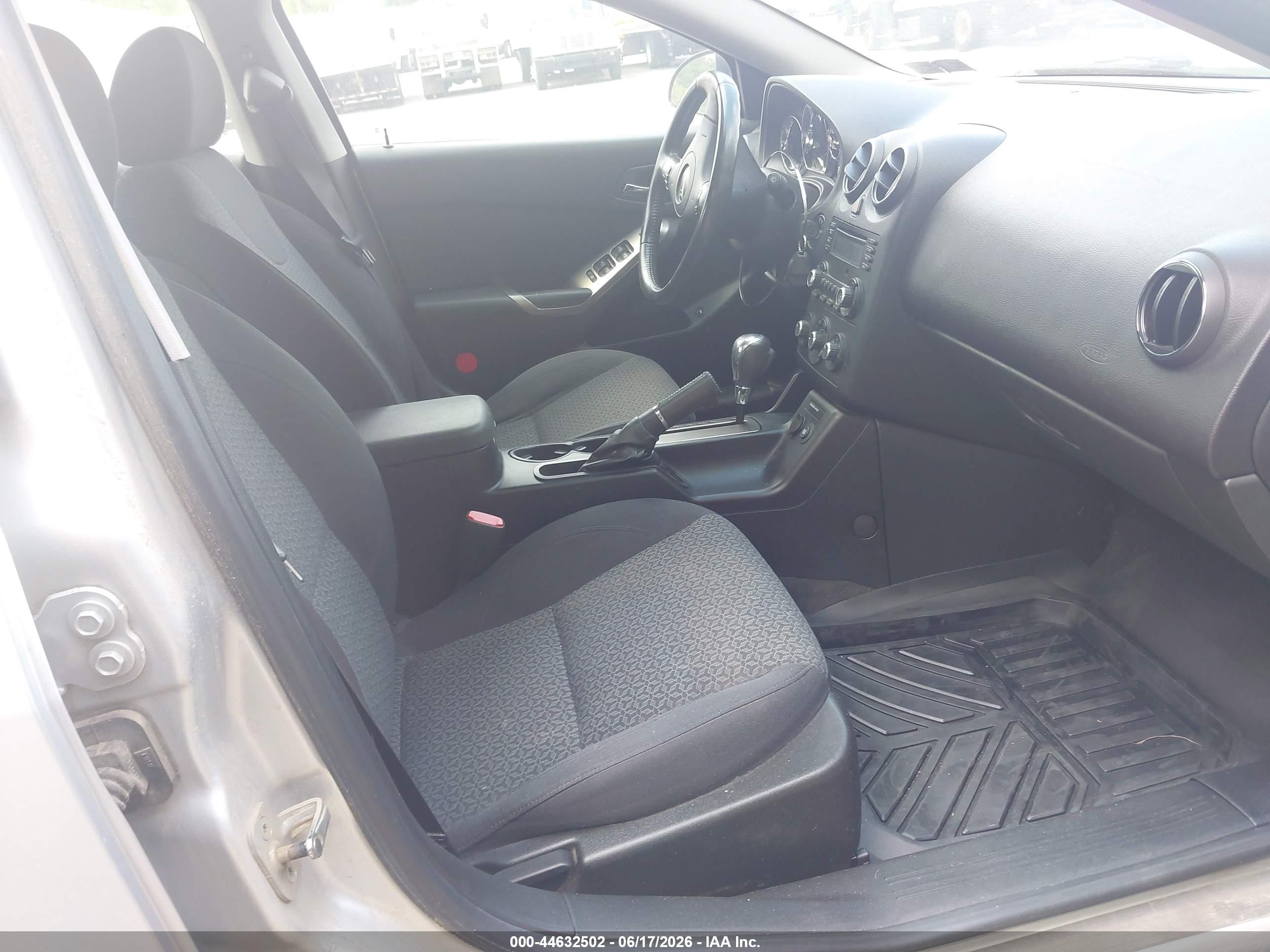 2009 Pontiac G6   Silver vin: 1G2ZG57B794223766