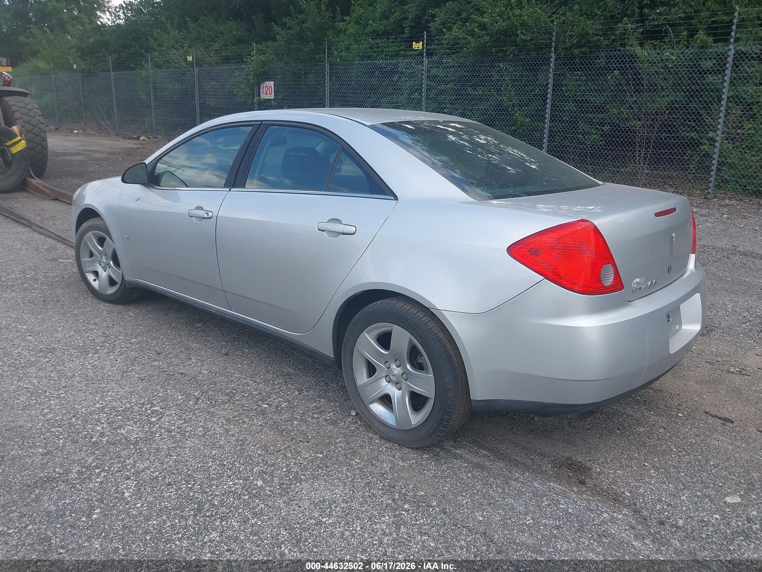 2009 Pontiac G6   Silver vin: 1G2ZG57B794223766