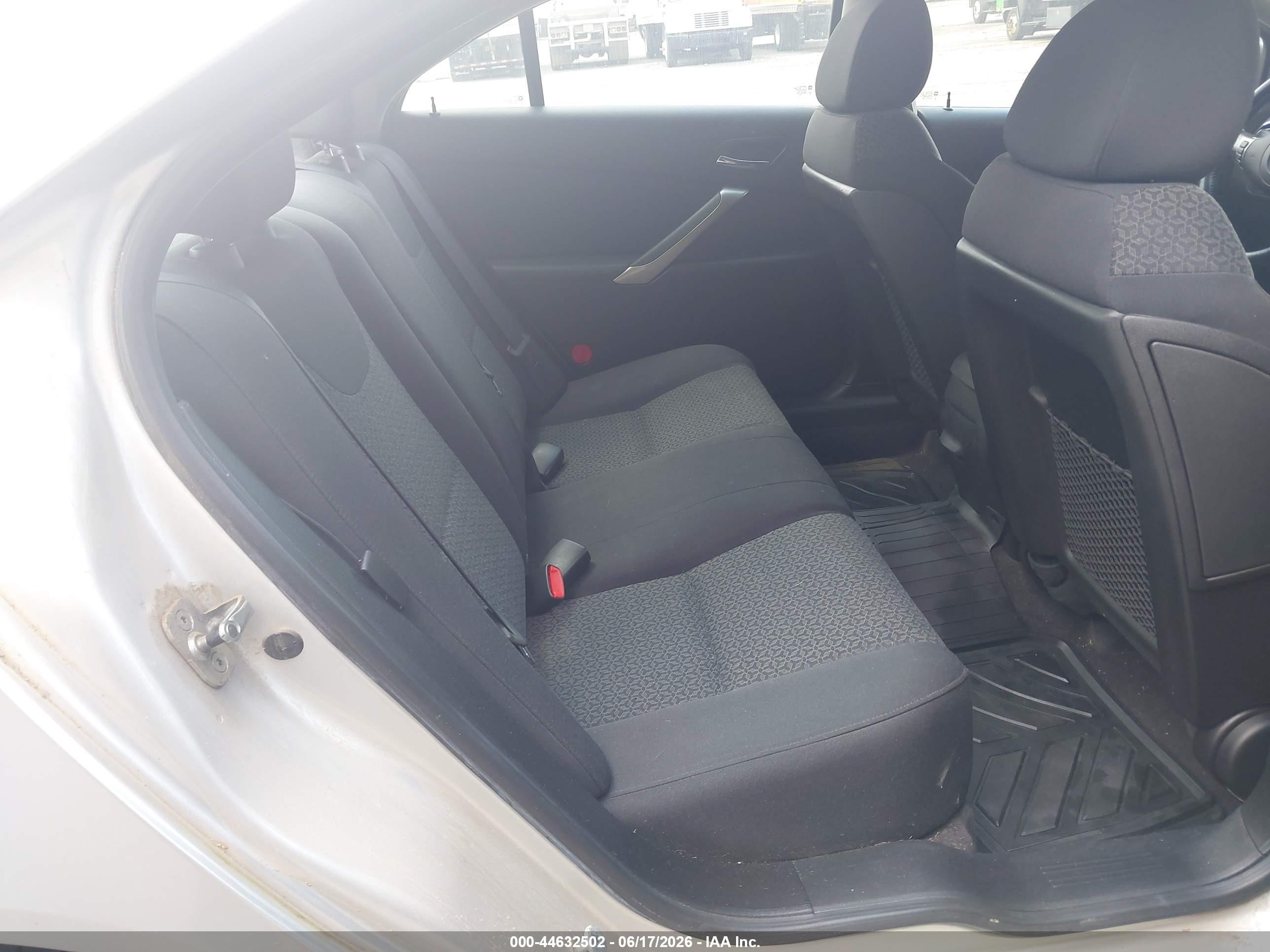 2009 Pontiac G6   Silver vin: 1G2ZG57B794223766