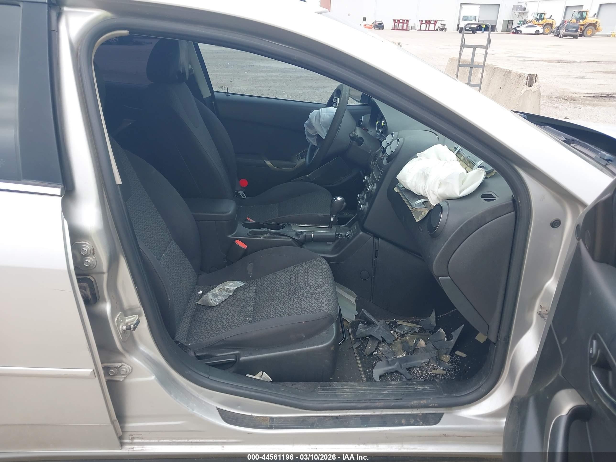 2008 Pontiac G6   Серебряный vin: 1G2ZG57B884191862