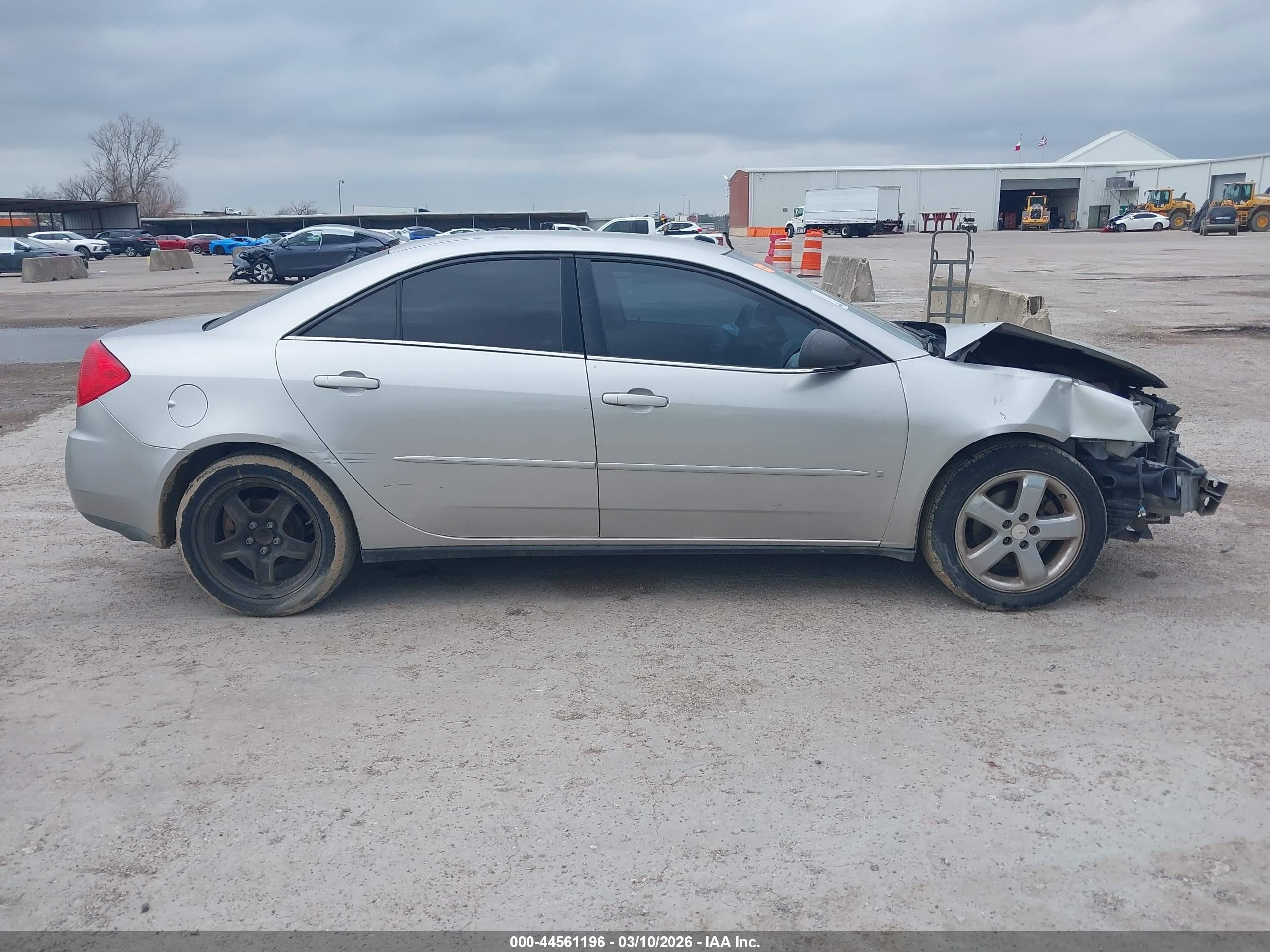 2008 Pontiac G6   Серебряный vin: 1G2ZG57B884191862