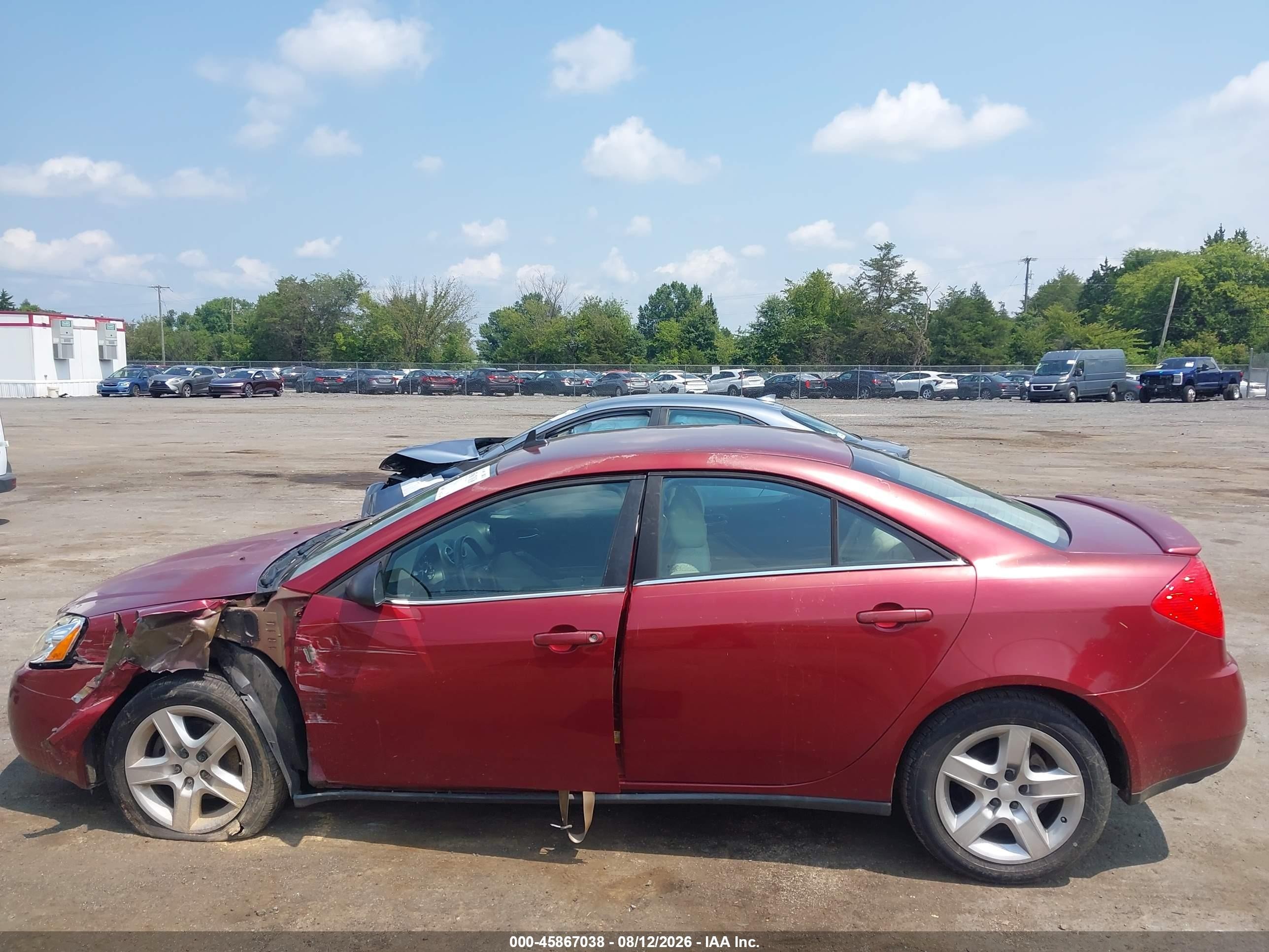 2009 Pontiac G6   Red vin: 1G2ZG57B894158846