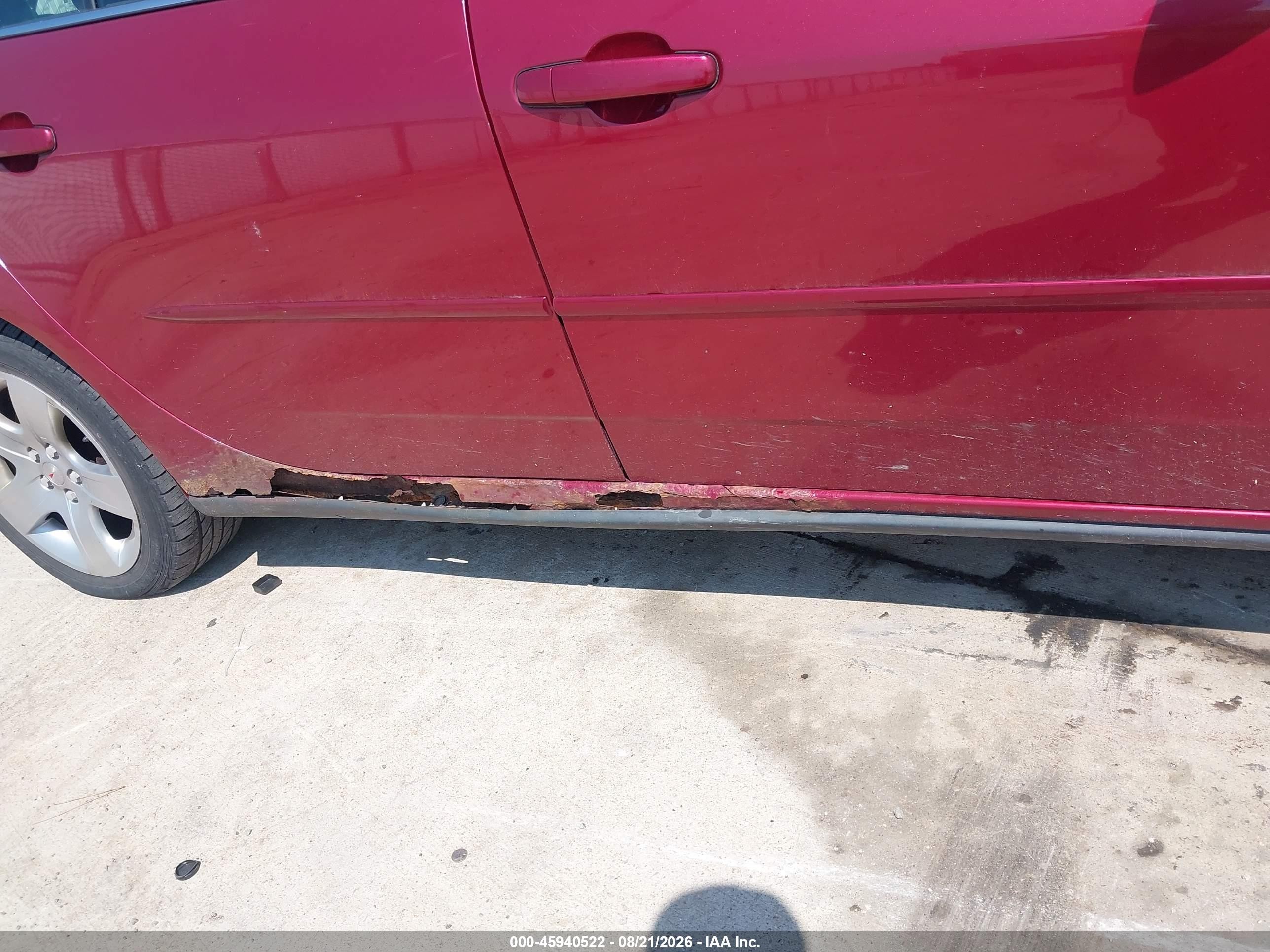 2009 Pontiac G6   Red vin: 1G2ZG57B894211156