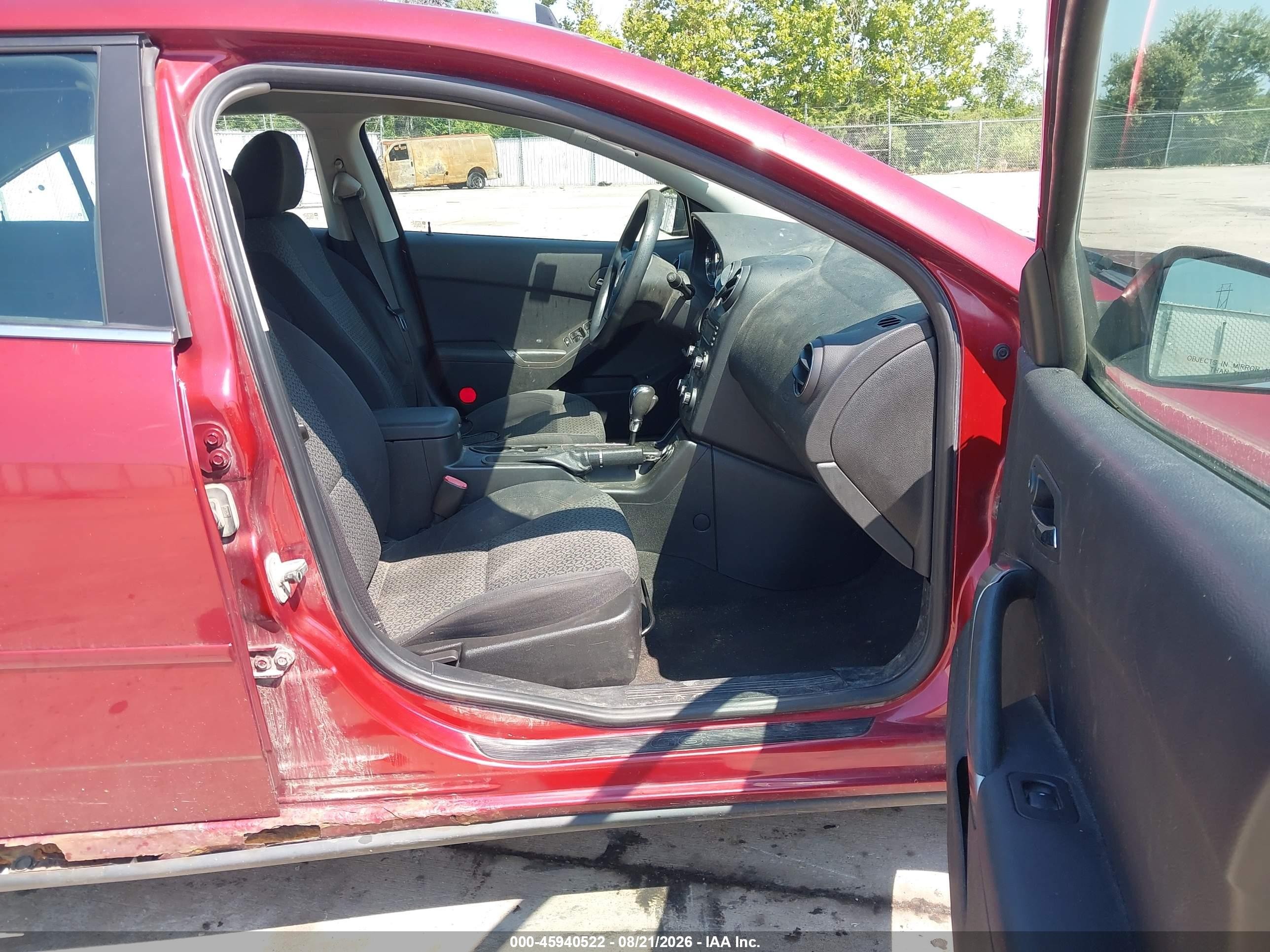 2009 Pontiac G6   Red vin: 1G2ZG57B894211156