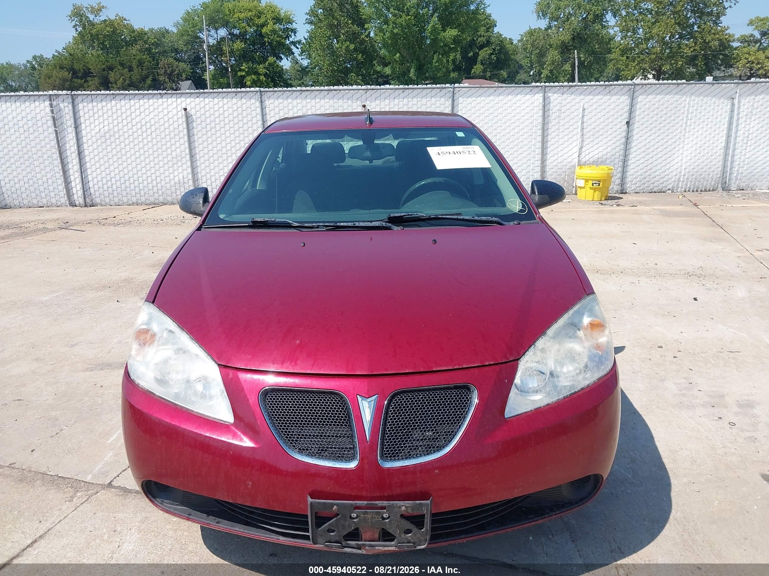 2009 Pontiac G6   Red vin: 1G2ZG57B894211156