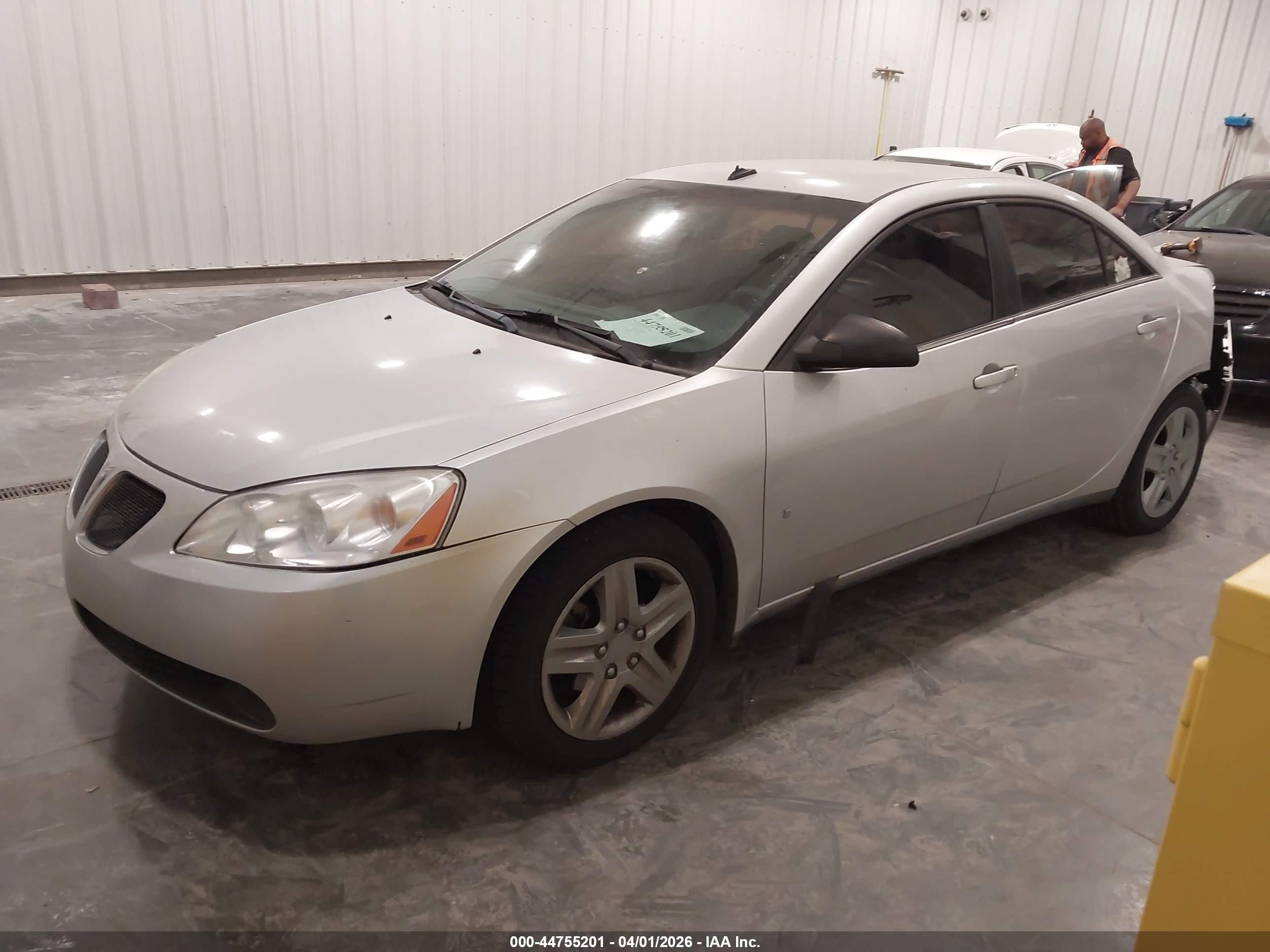 2009 Pontiac G6   Silver vin: 1G2ZG57B894212100