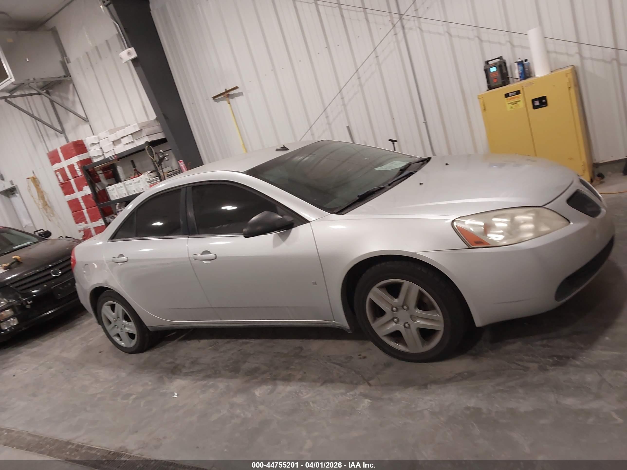 2009 Pontiac G6   Silver vin: 1G2ZG57B894212100