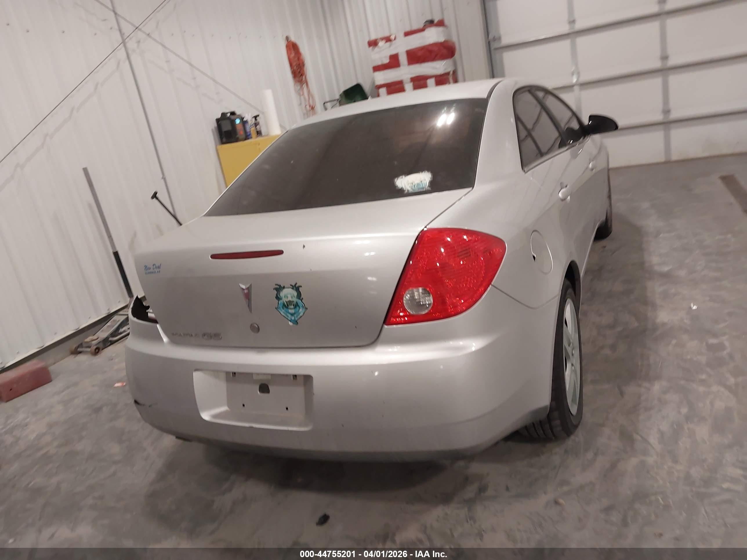2009 Pontiac G6   Silver vin: 1G2ZG57B894212100