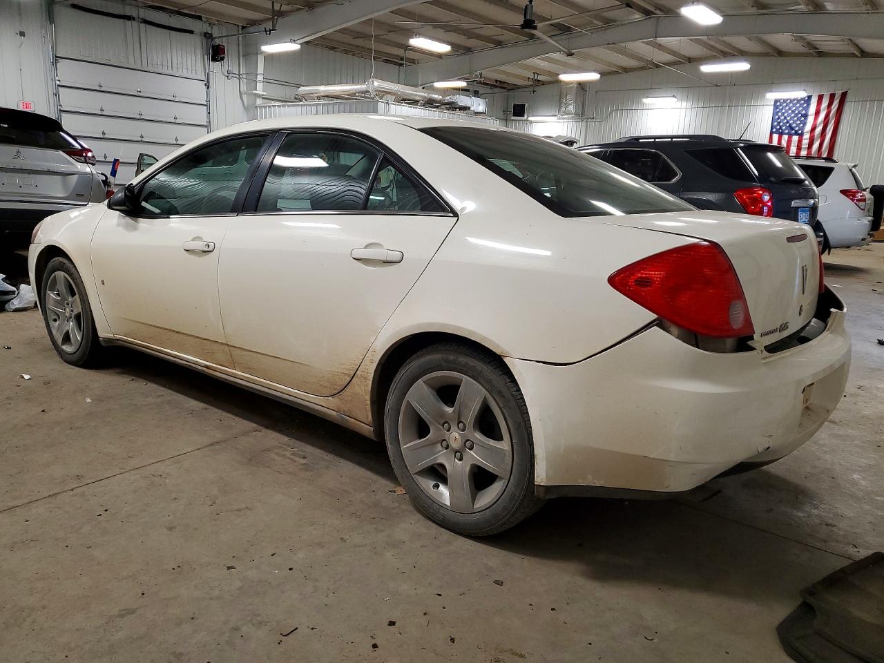 2008 Pontiac G6 Base White vin: 1G2ZG57B984172544