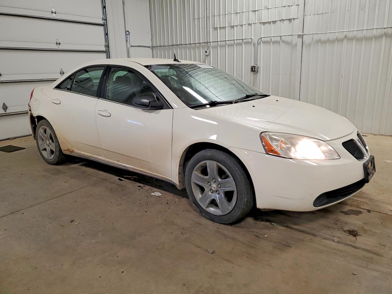 2008 Pontiac G6 Base White vin: 1G2ZG57B984172544