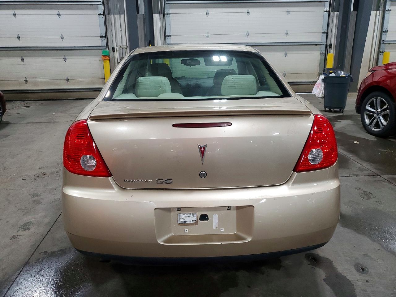 2008 Pontiac G6 Base Tan vin: 1G2ZG57B984175590