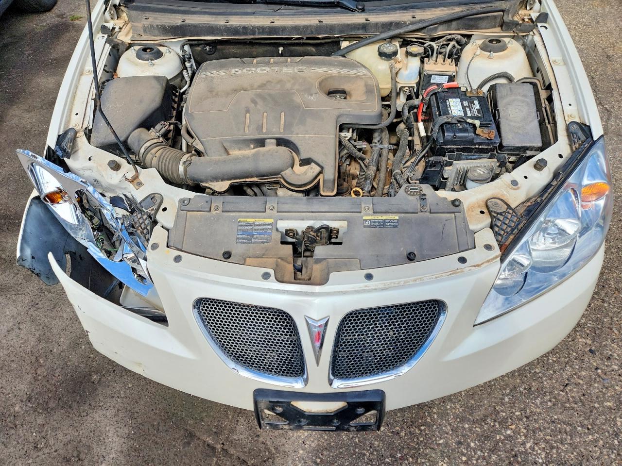 2009 Pontiac G6 White vin: 1G2ZG57B994159388