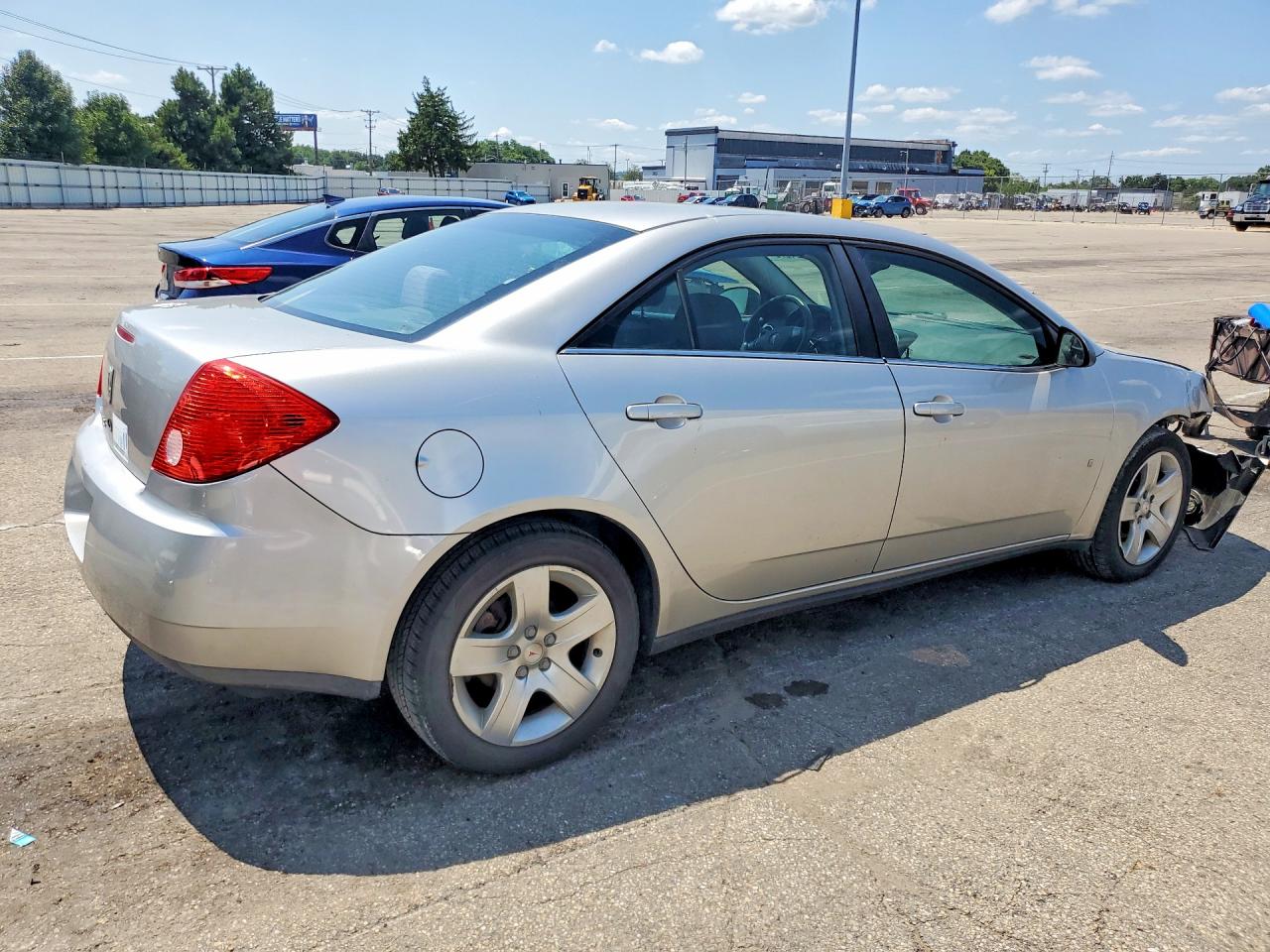 2008 Pontiac G6 Base Silver vin: 1G2ZG57BX84232136