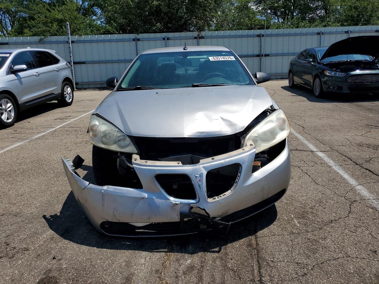 2008 Pontiac G6 Base Silver vin: 1G2ZG57BX84232136