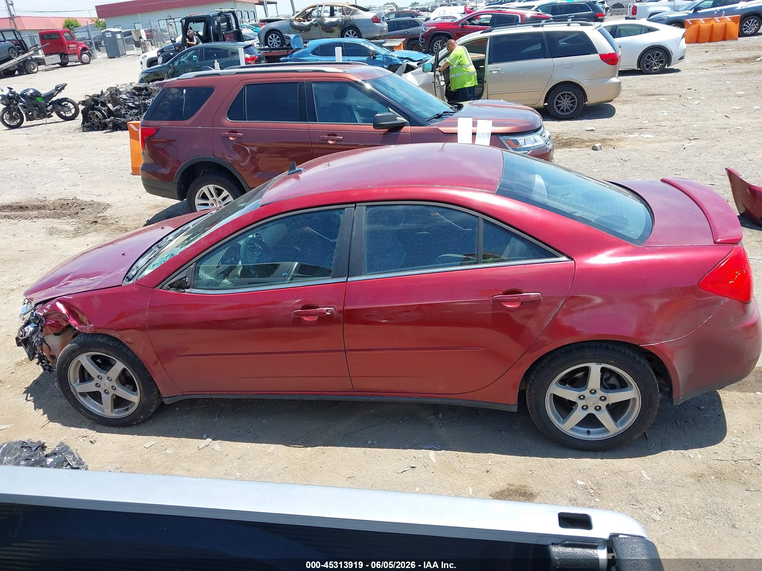 2008 Pontiac G6   Maroon vin: 1G2ZG57N084238165