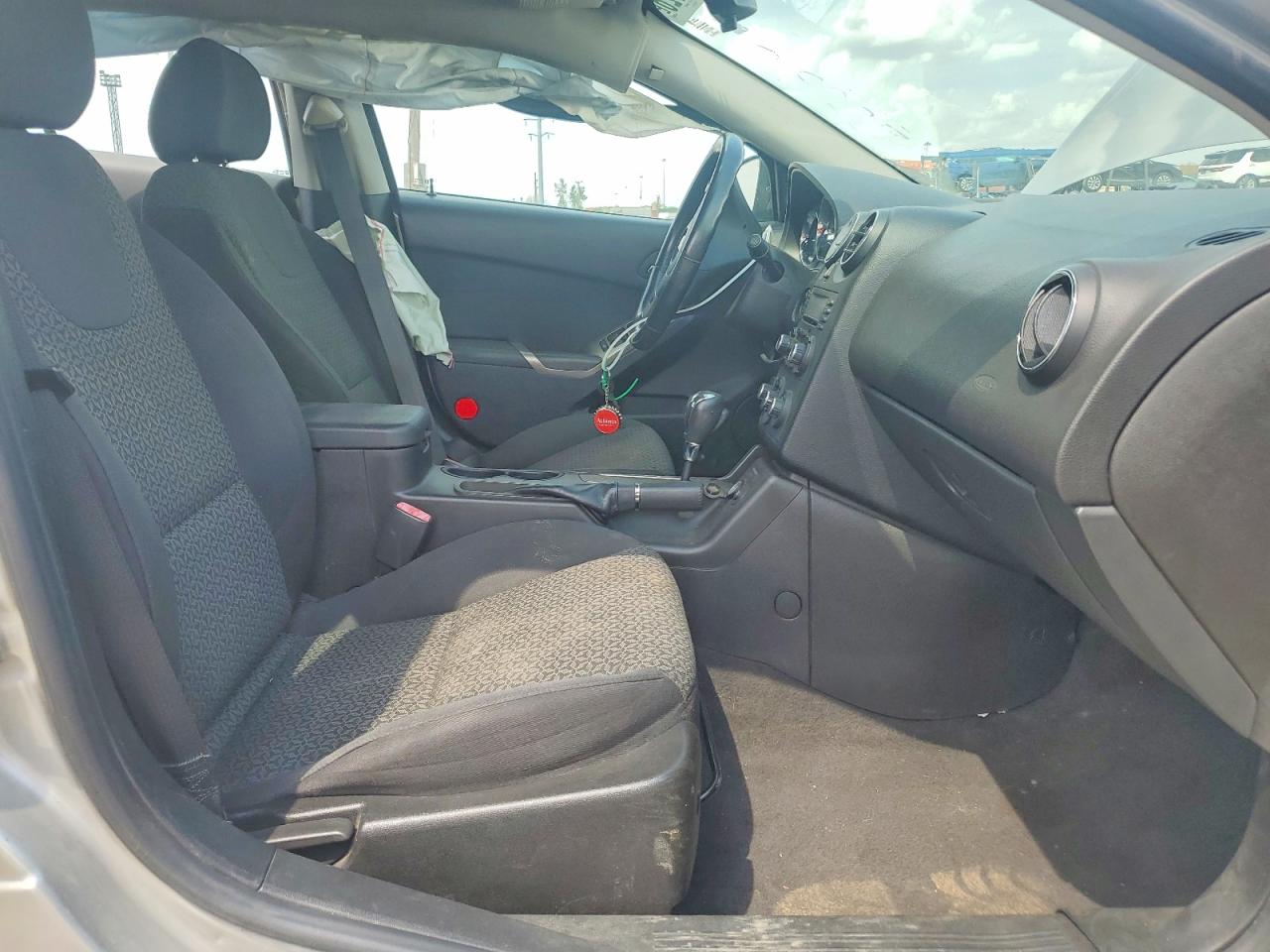 2008 Pontiac G6 Base Silver vin: 1G2ZG57N184295474
