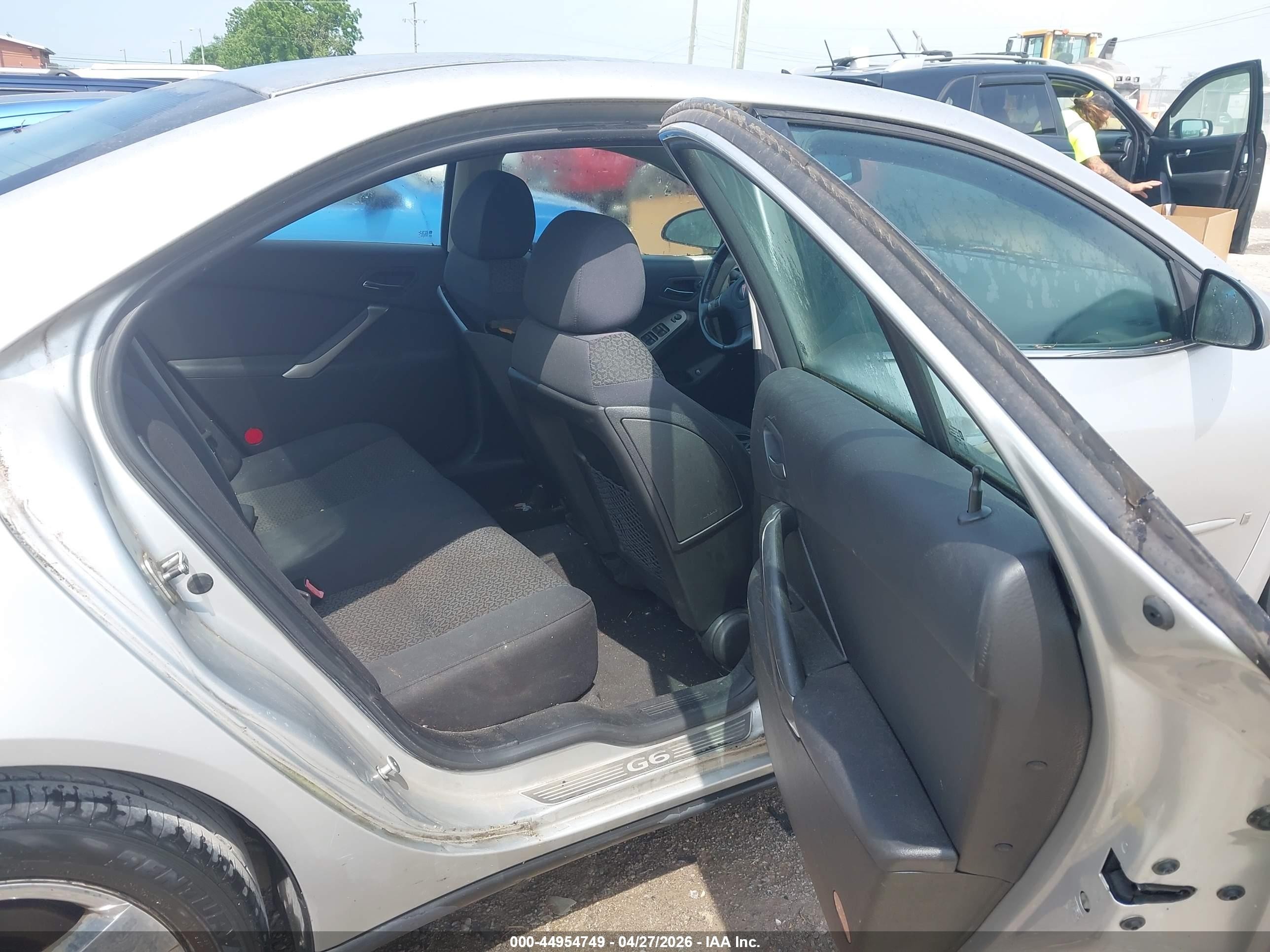 2009 Pontiac G6   Серебряный vin: 1G2ZG57N594207155