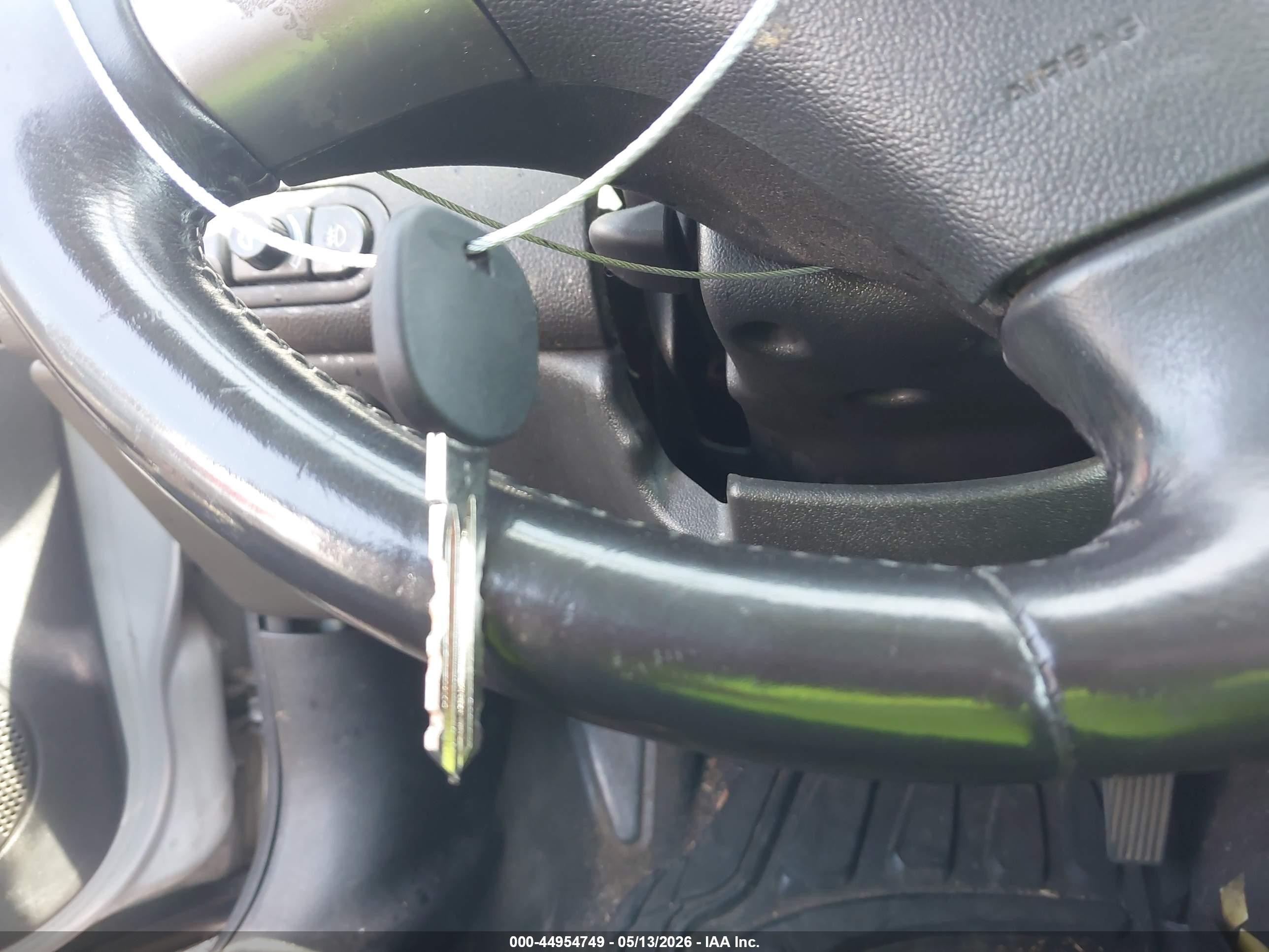 2009 Pontiac G6   Серебряный vin: 1G2ZG57N594207155