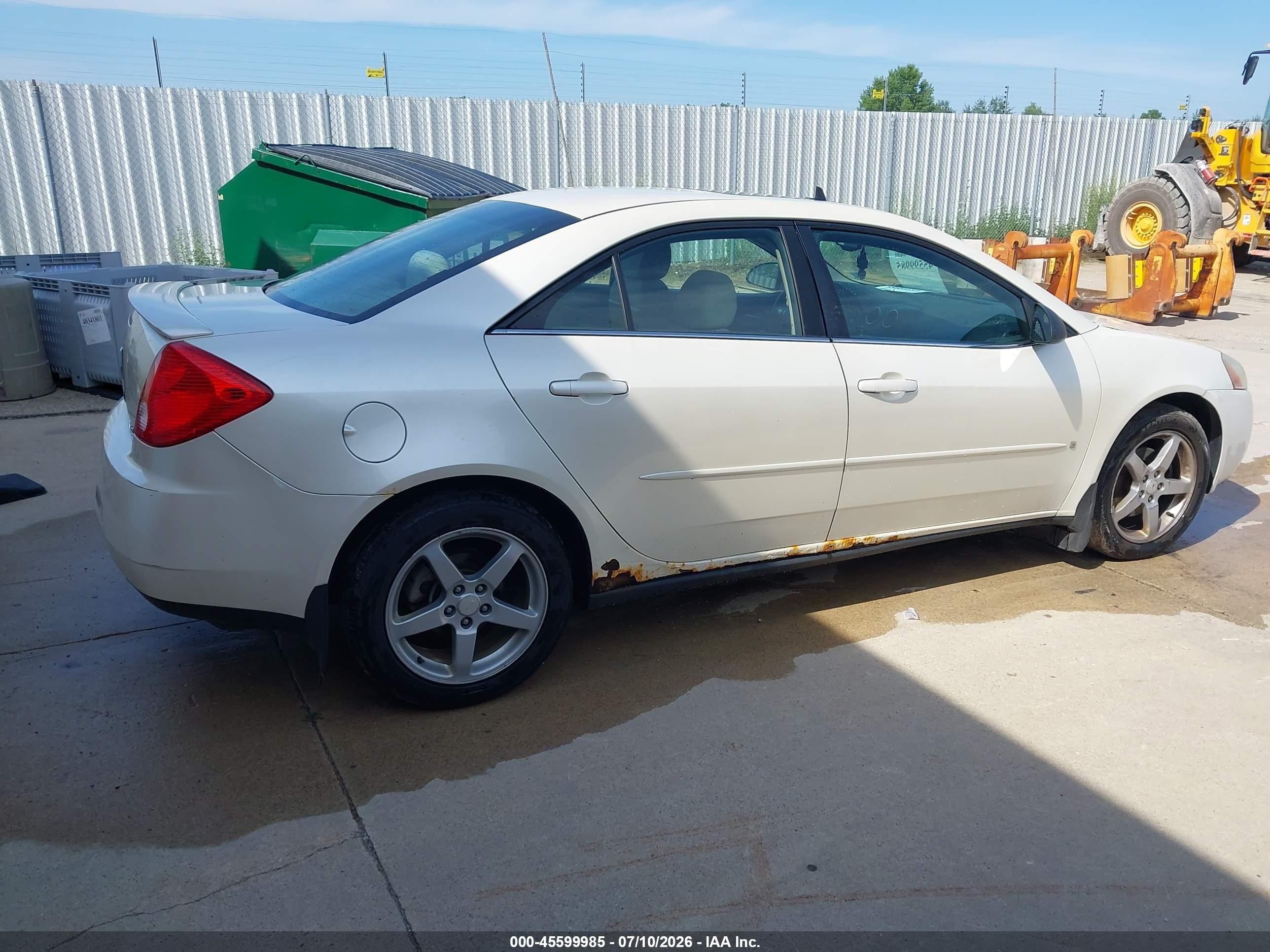 2009 Pontiac G6   White vin: 1G2ZG57N694150223