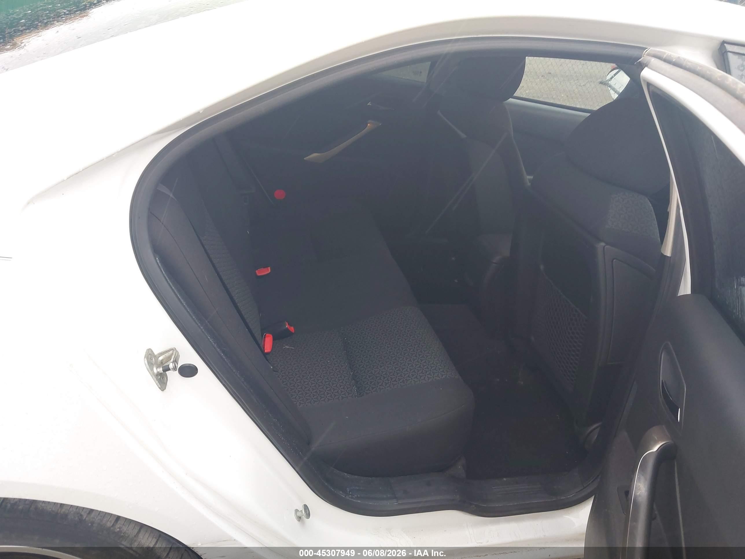2009 Pontiac G6   Белый vin: 1G2ZG57N694227480