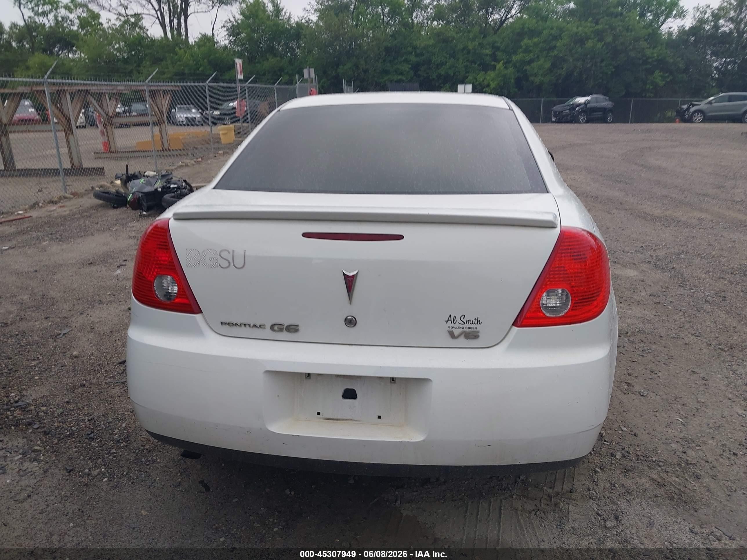 2009 Pontiac G6   Белый vin: 1G2ZG57N694227480